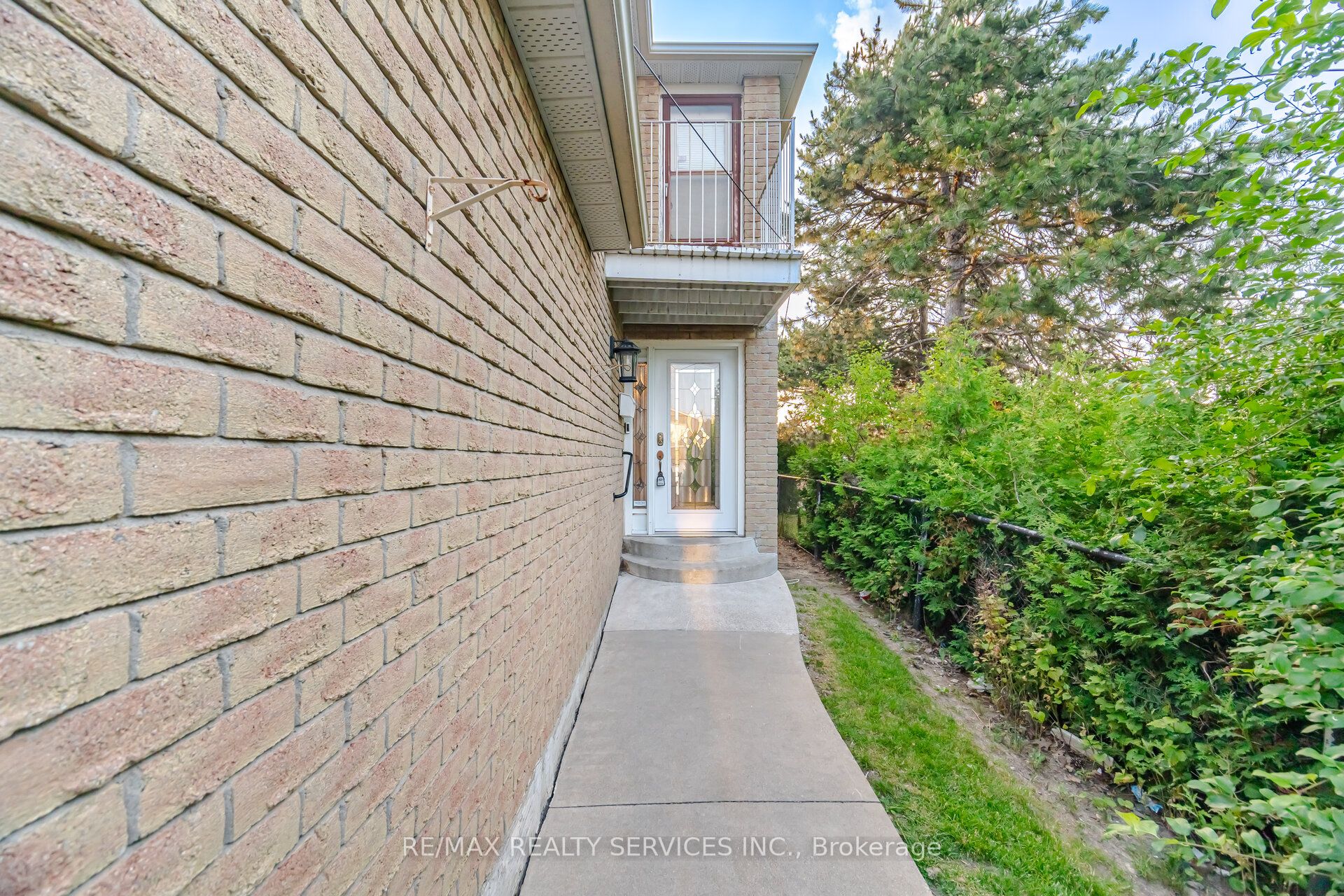 172 Morton Way Property Photo 4