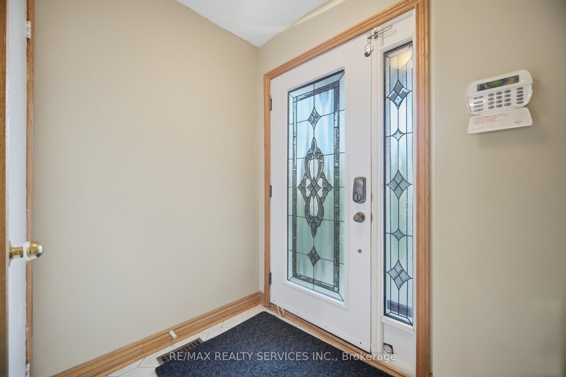 172 Morton Way Property Photo 5