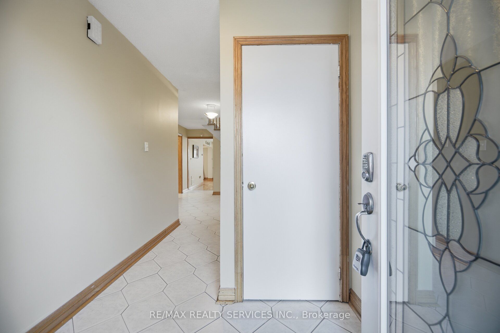 172 Morton Way Property Photo 6