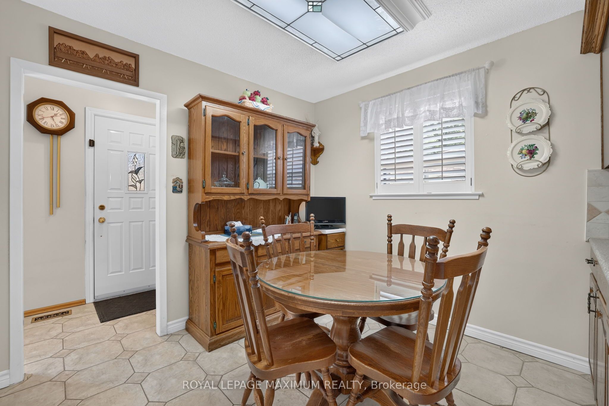 42 Pergola Road Property Photo 7