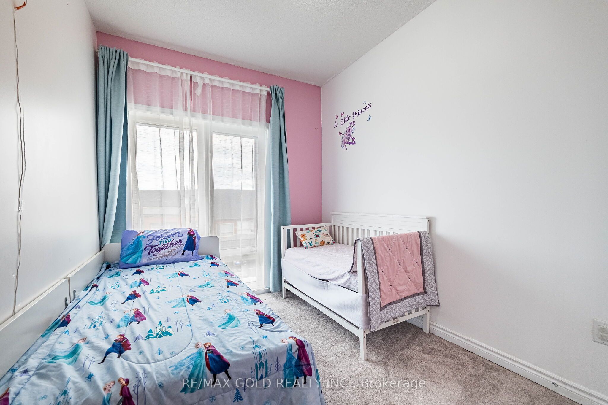 44 Donald Ficht Crescent Property Photo 40