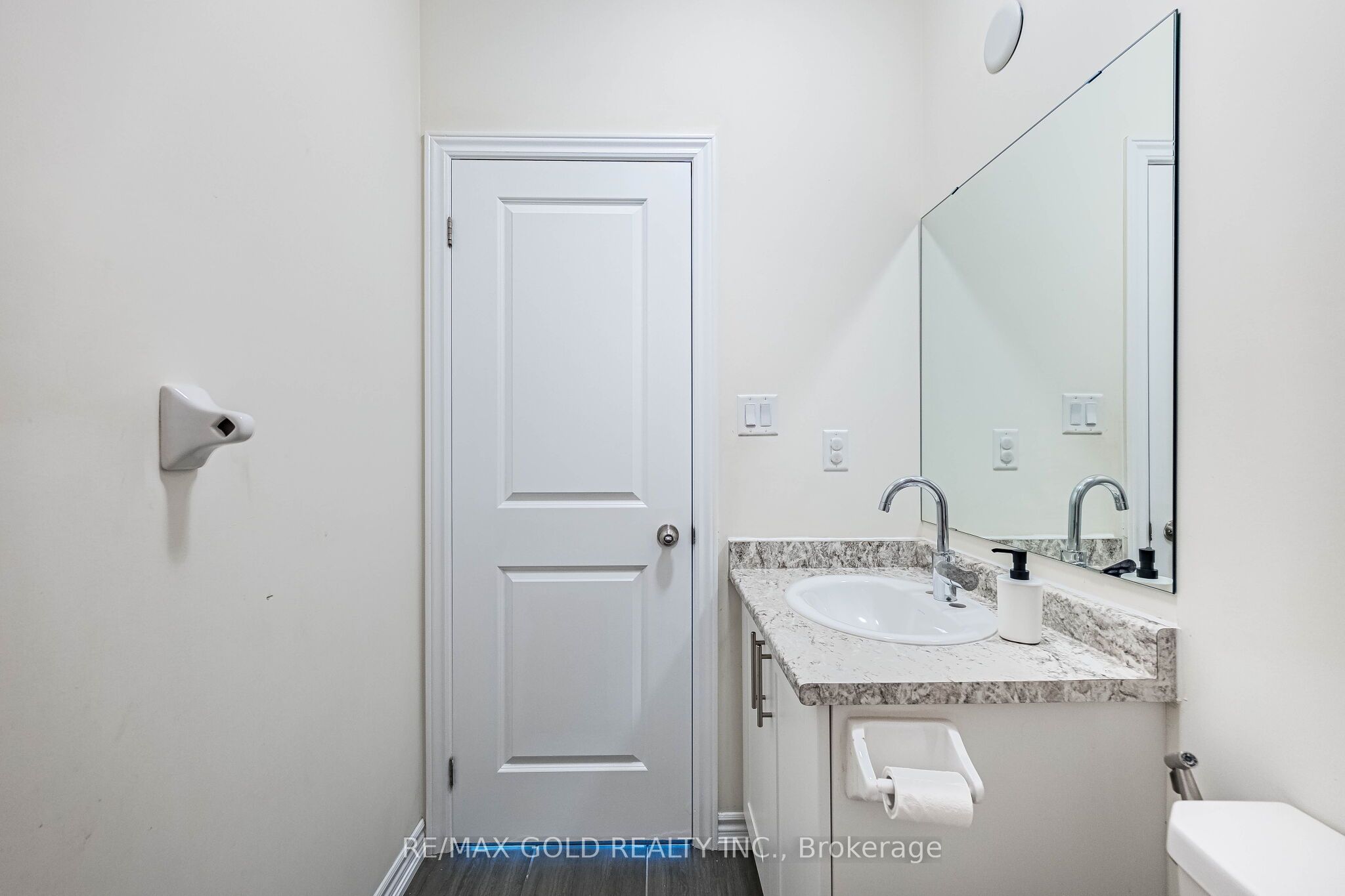 44 Donald Ficht Crescent Property Photo 45
