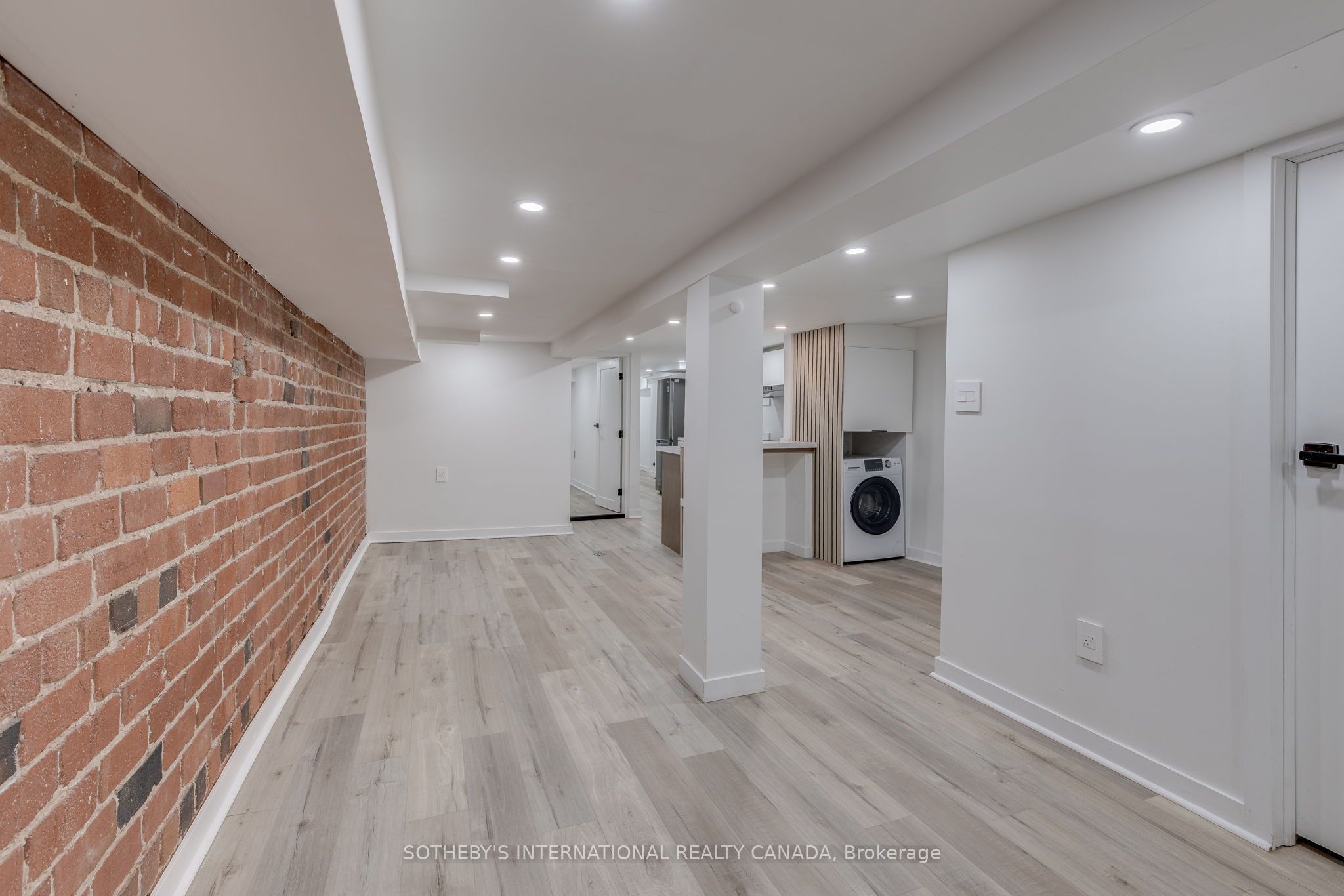 120 Glenlake Avenue Bsmt Property Photo 12