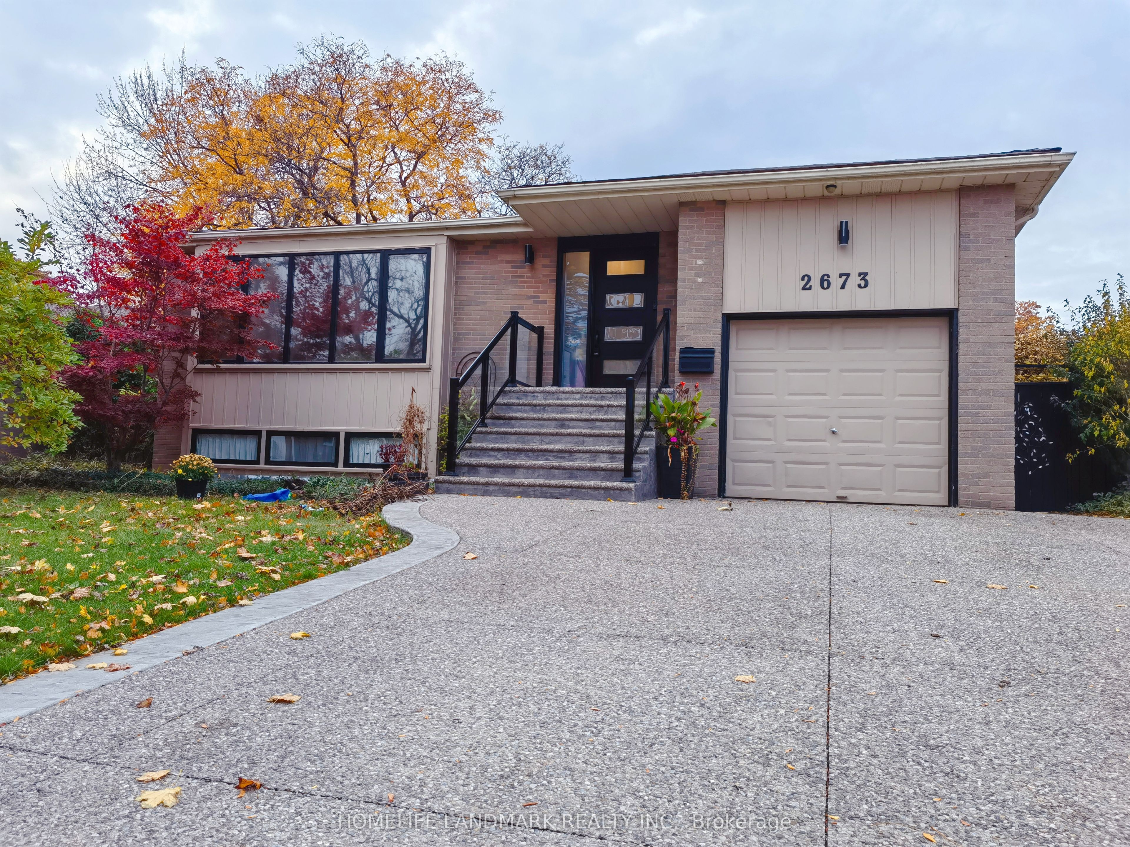 2673 Constable Road Property Photo 1