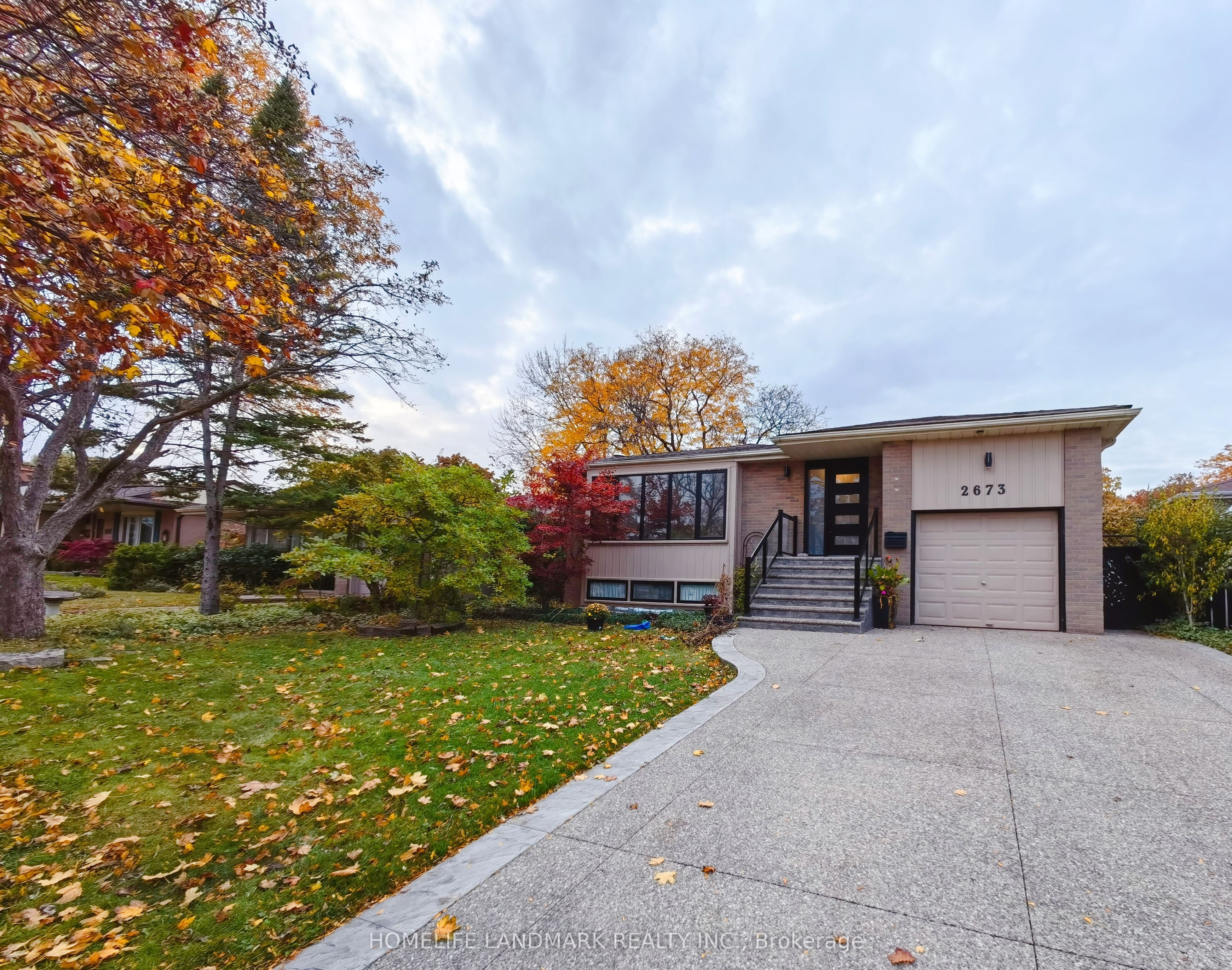2673 Constable Road Property Photo 2