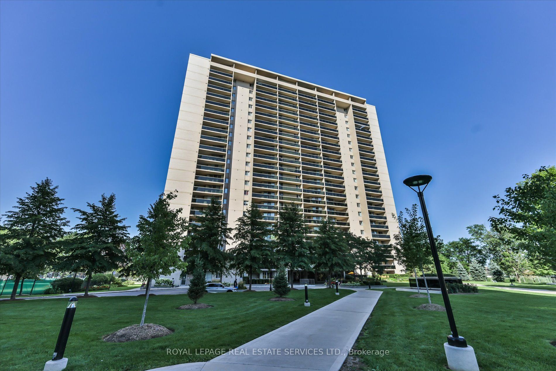 812 Burnhamthorpe Road 309