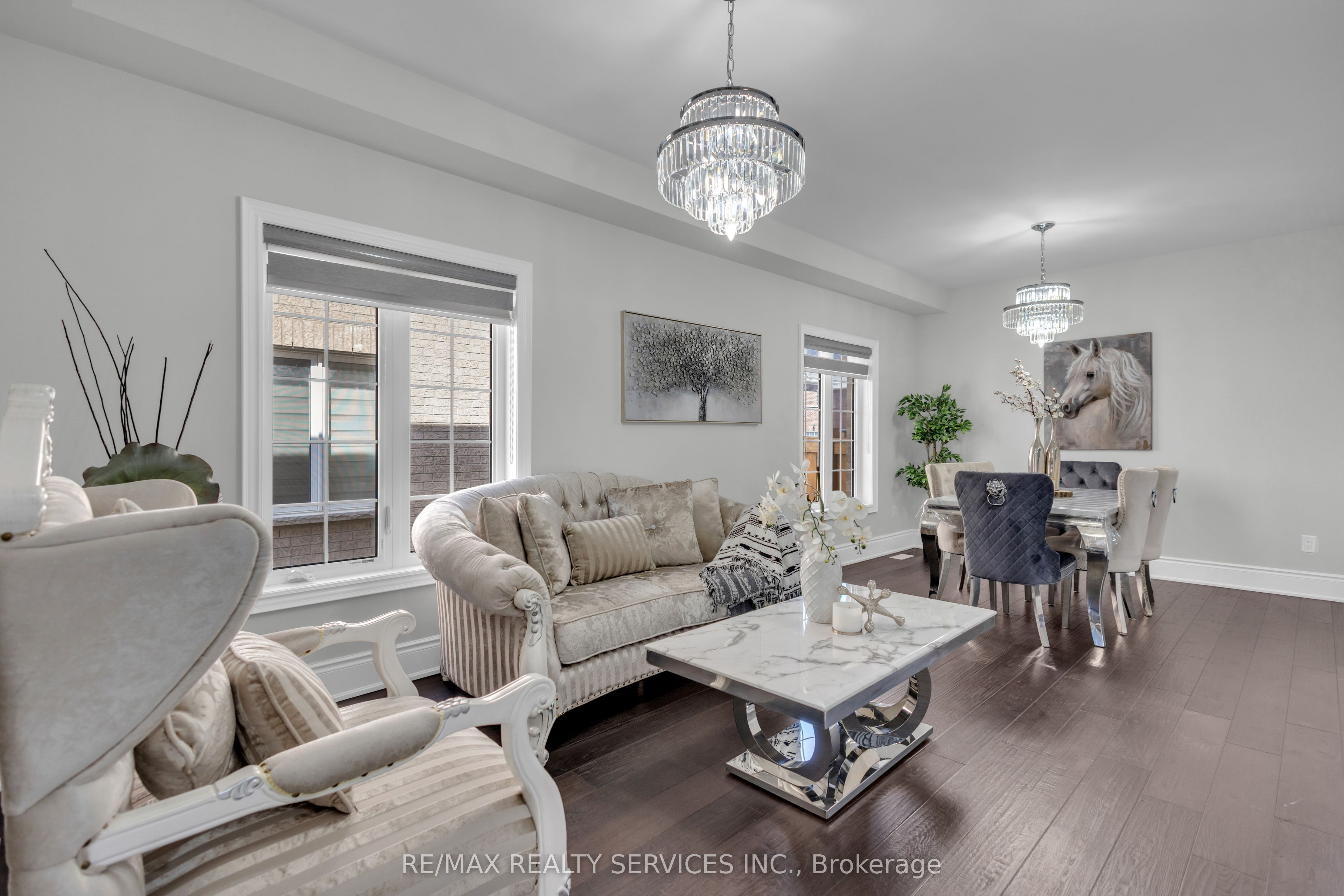 40 Rosewell Crescent Property Photo 2