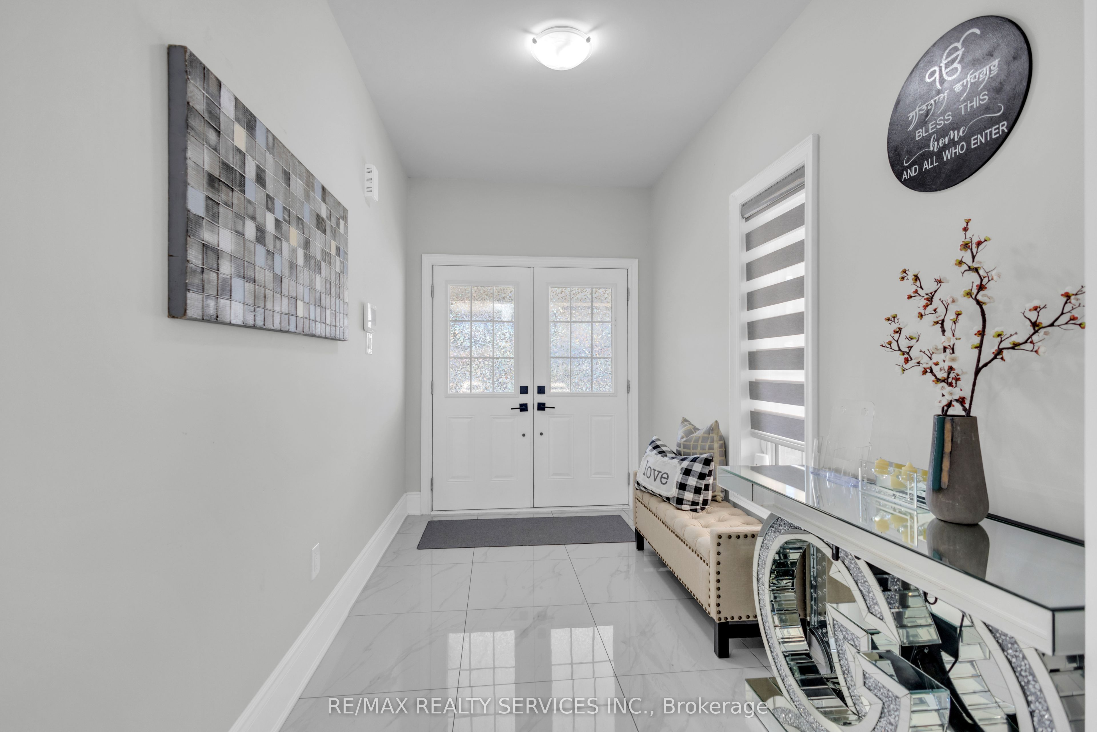 40 Rosewell Crescent Property Photo 6
