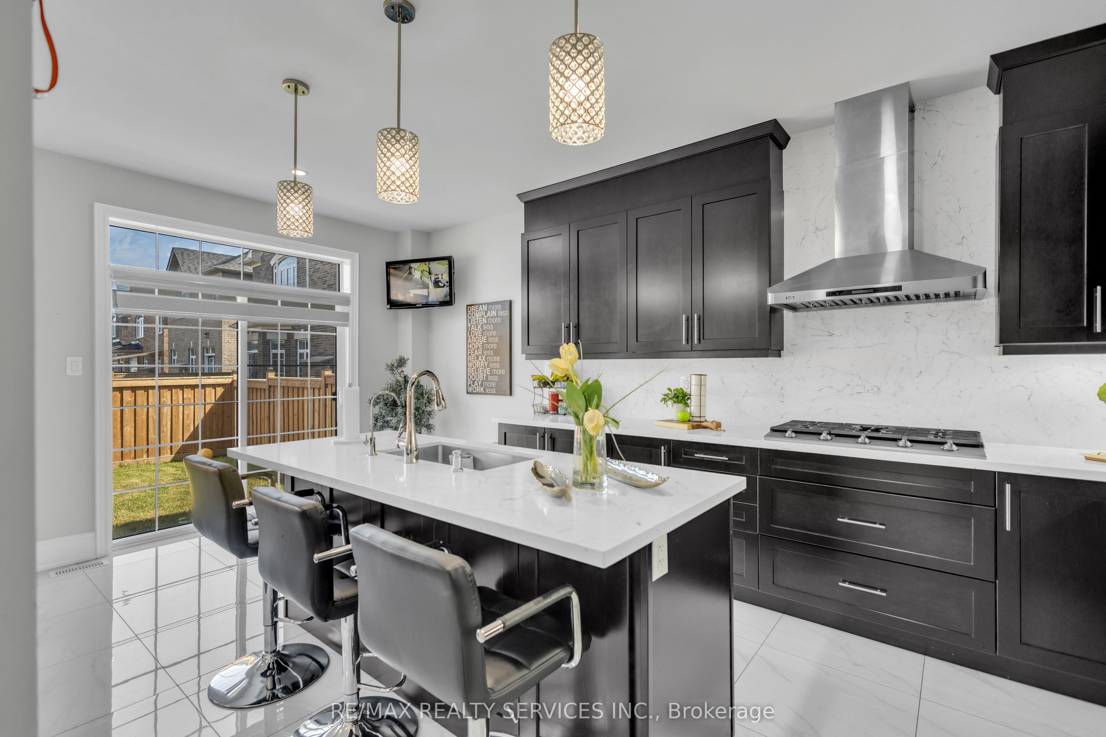 40 Rosewell Crescent Property Photo 17