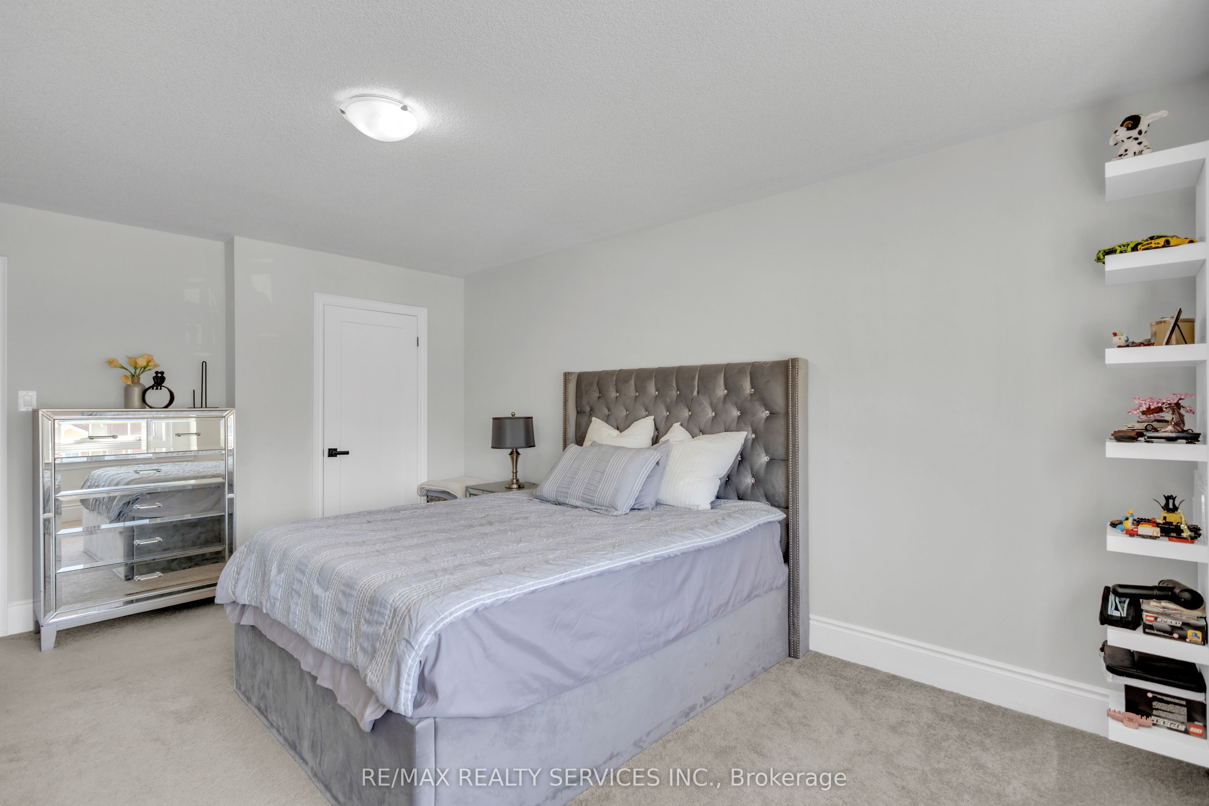40 Rosewell Crescent Property Photo 24