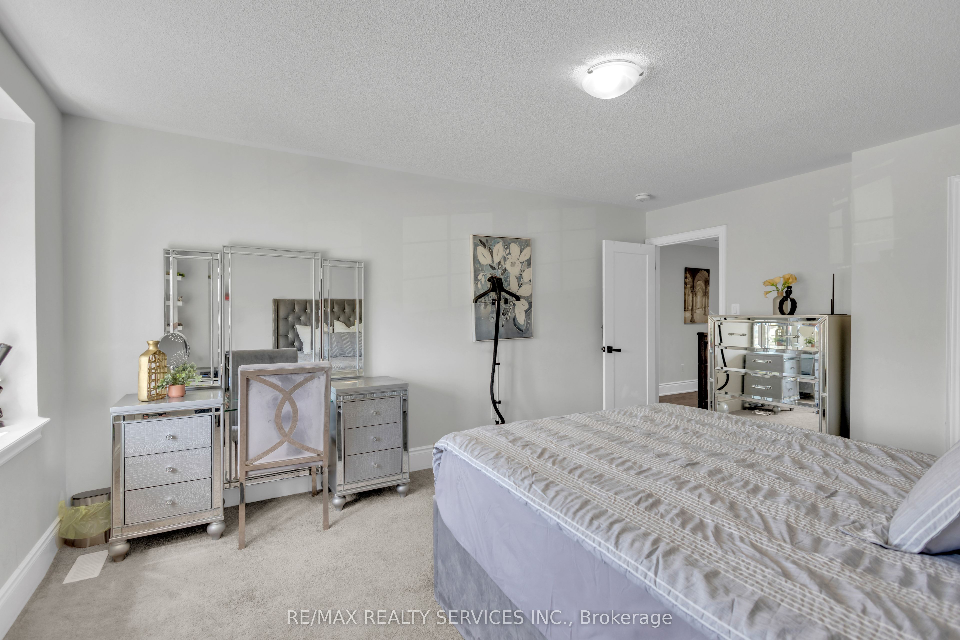 40 Rosewell Crescent Property Photo 25