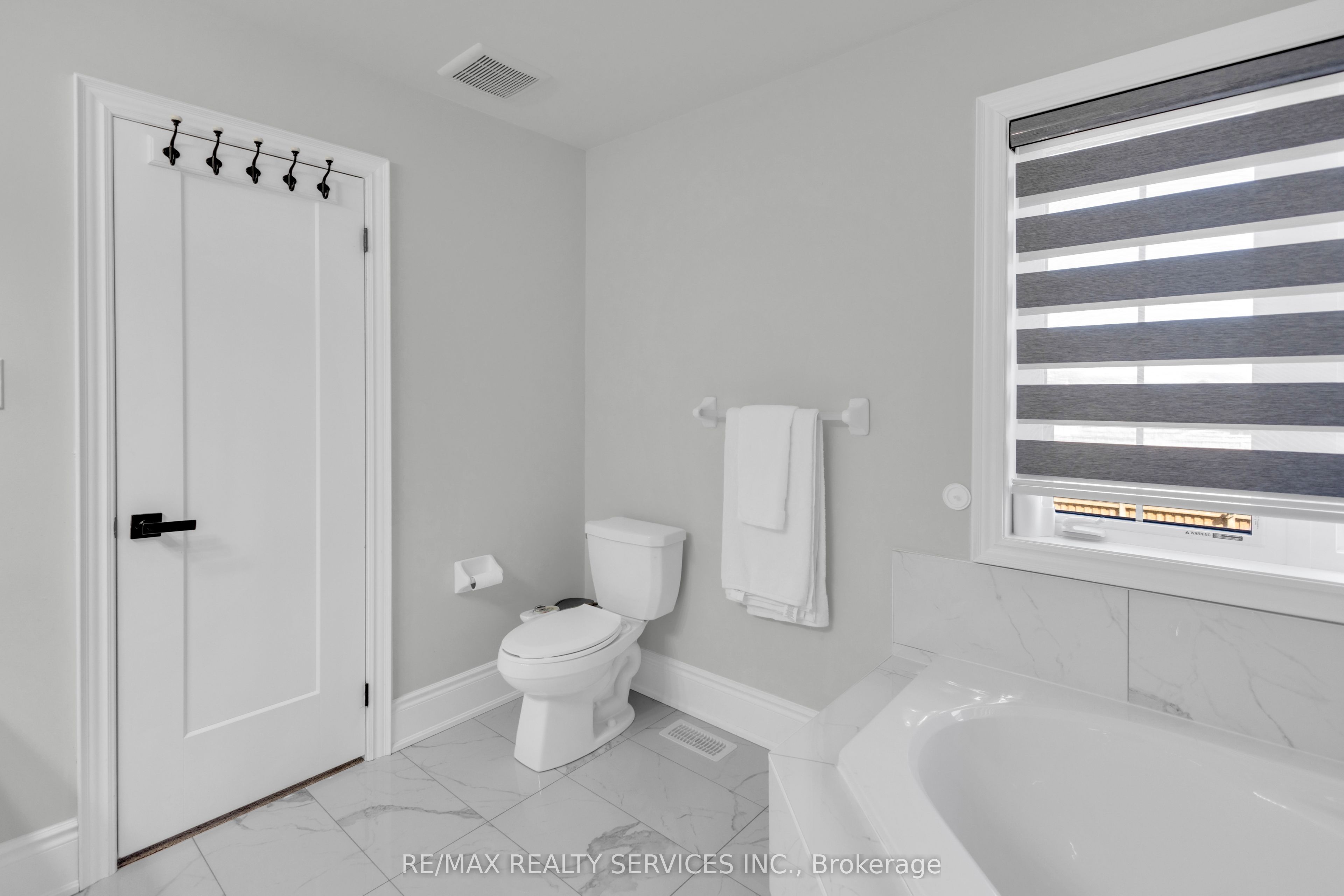 40 Rosewell Crescent Property Photo 37