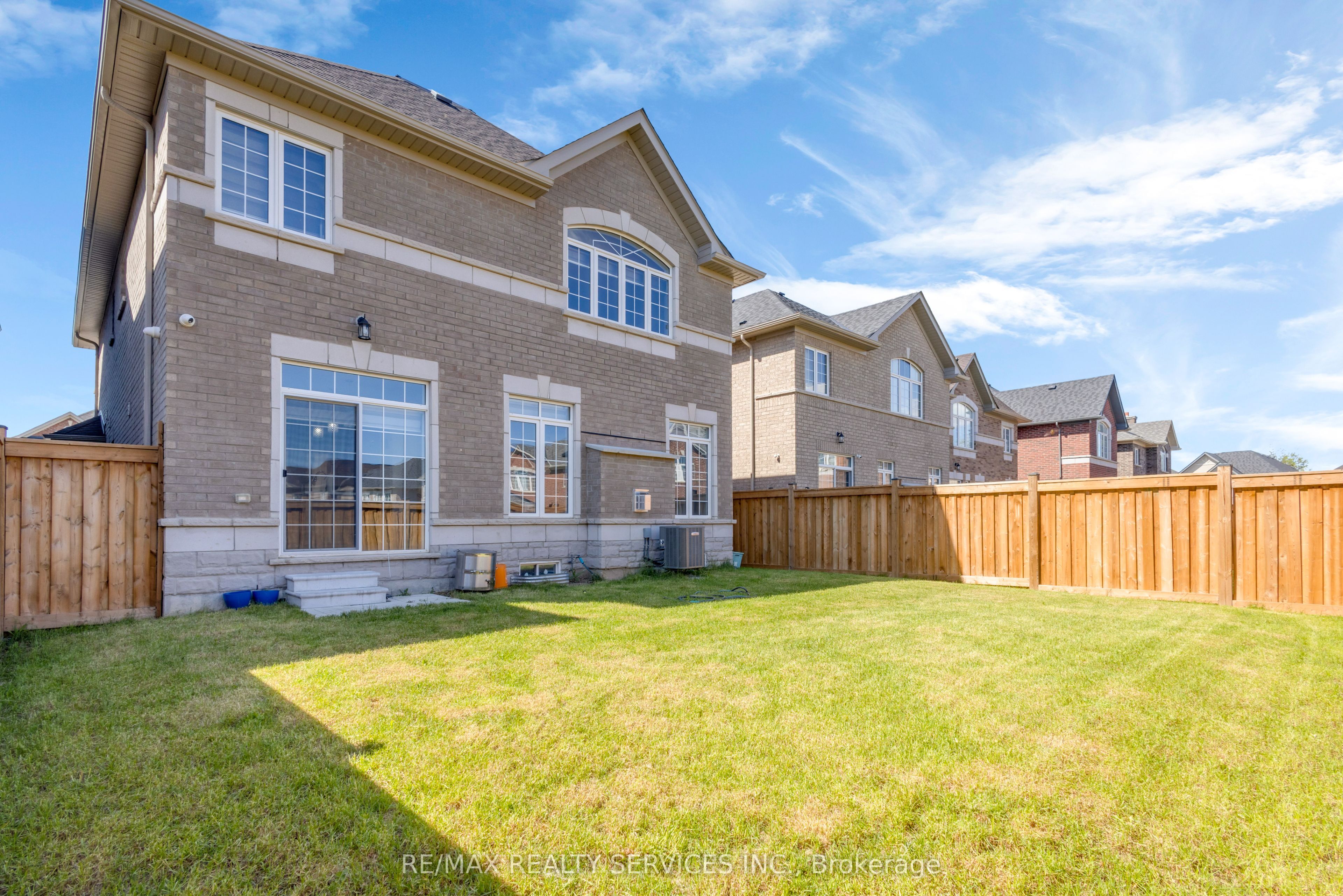 40 Rosewell Crescent Property Photo 43
