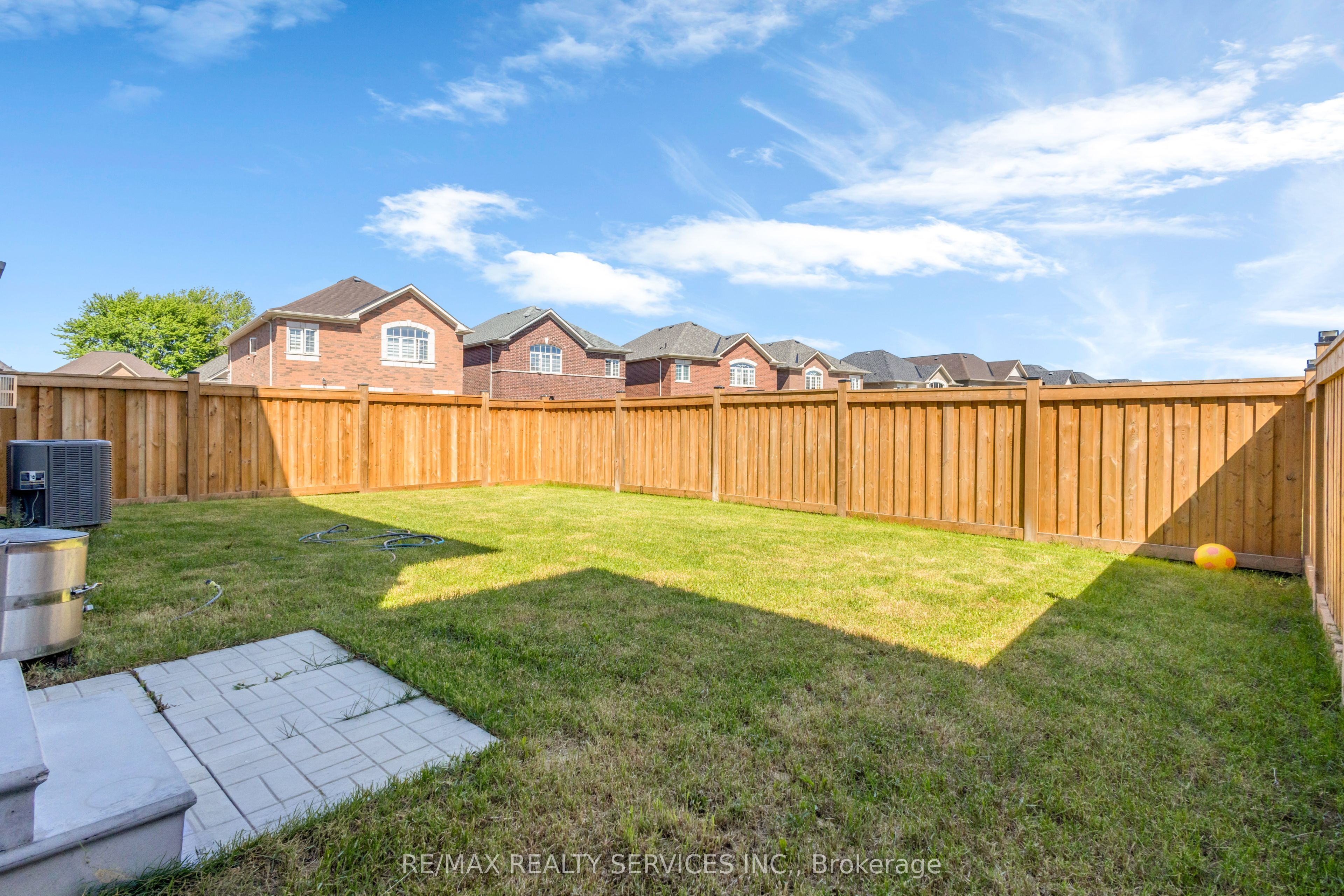 40 Rosewell Crescent Property Photo 44