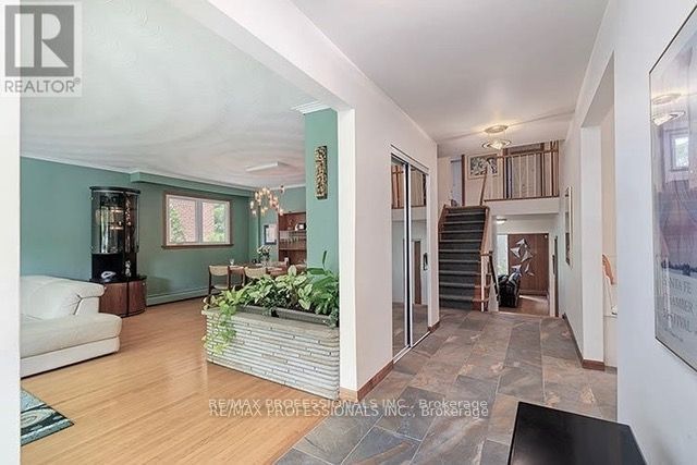 7 Cherry Post Crescent Property Photo 7