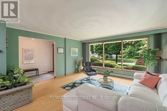 7 Cherry Post Crescent Property Photo 9