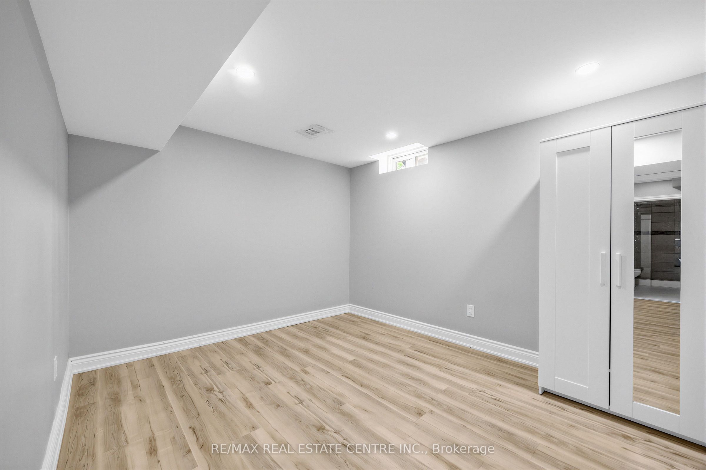 10 Diane Court Property Photo 20