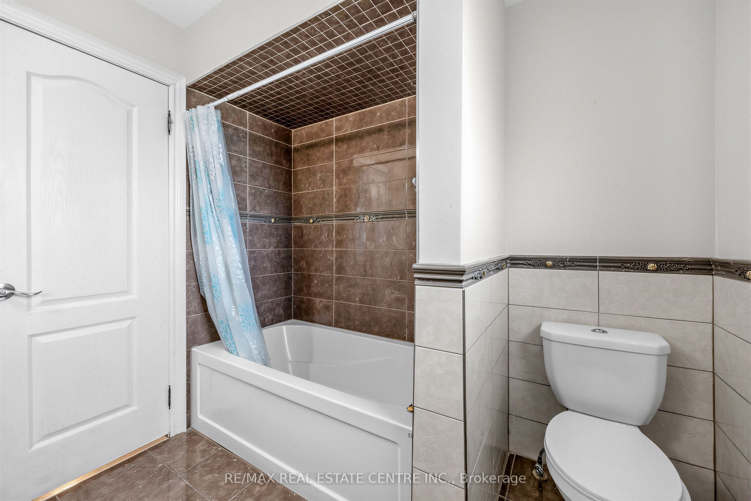 10 Diane Court Property Photo 31