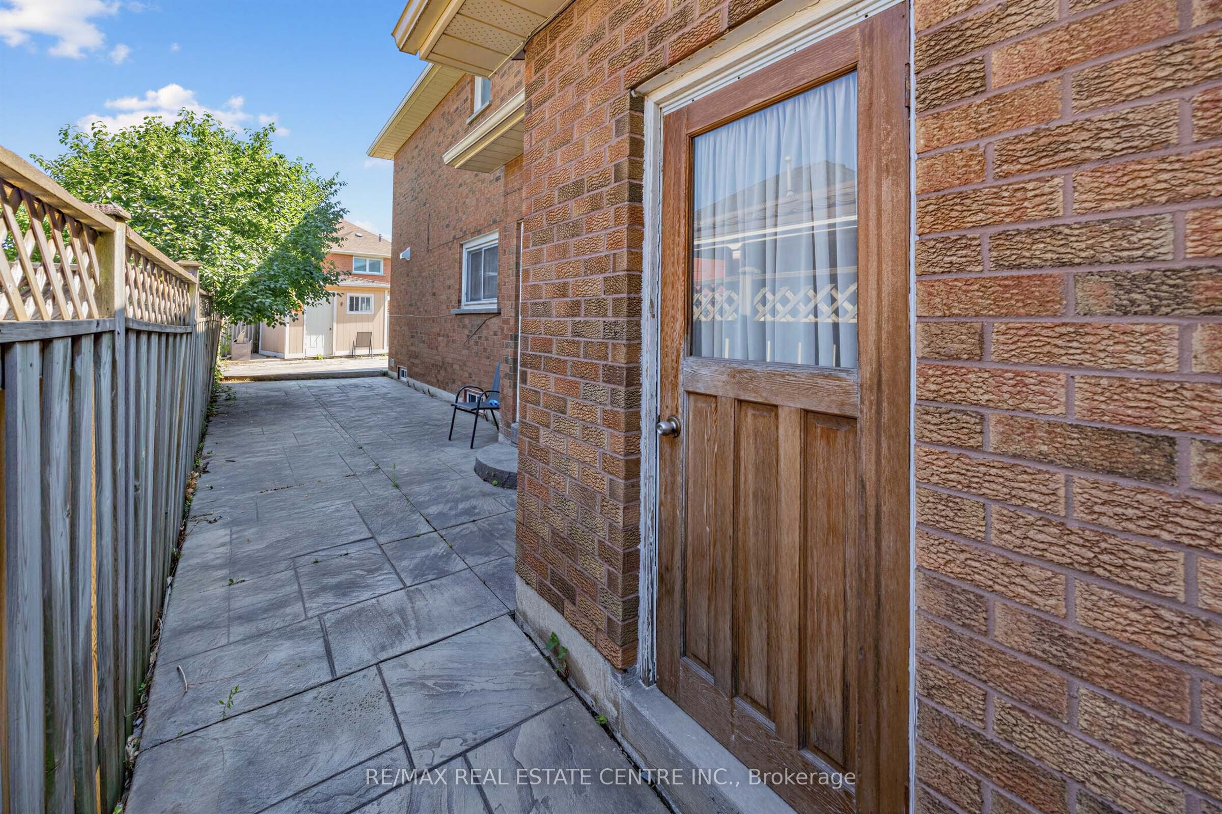 10 Diane Court Property Photo 44