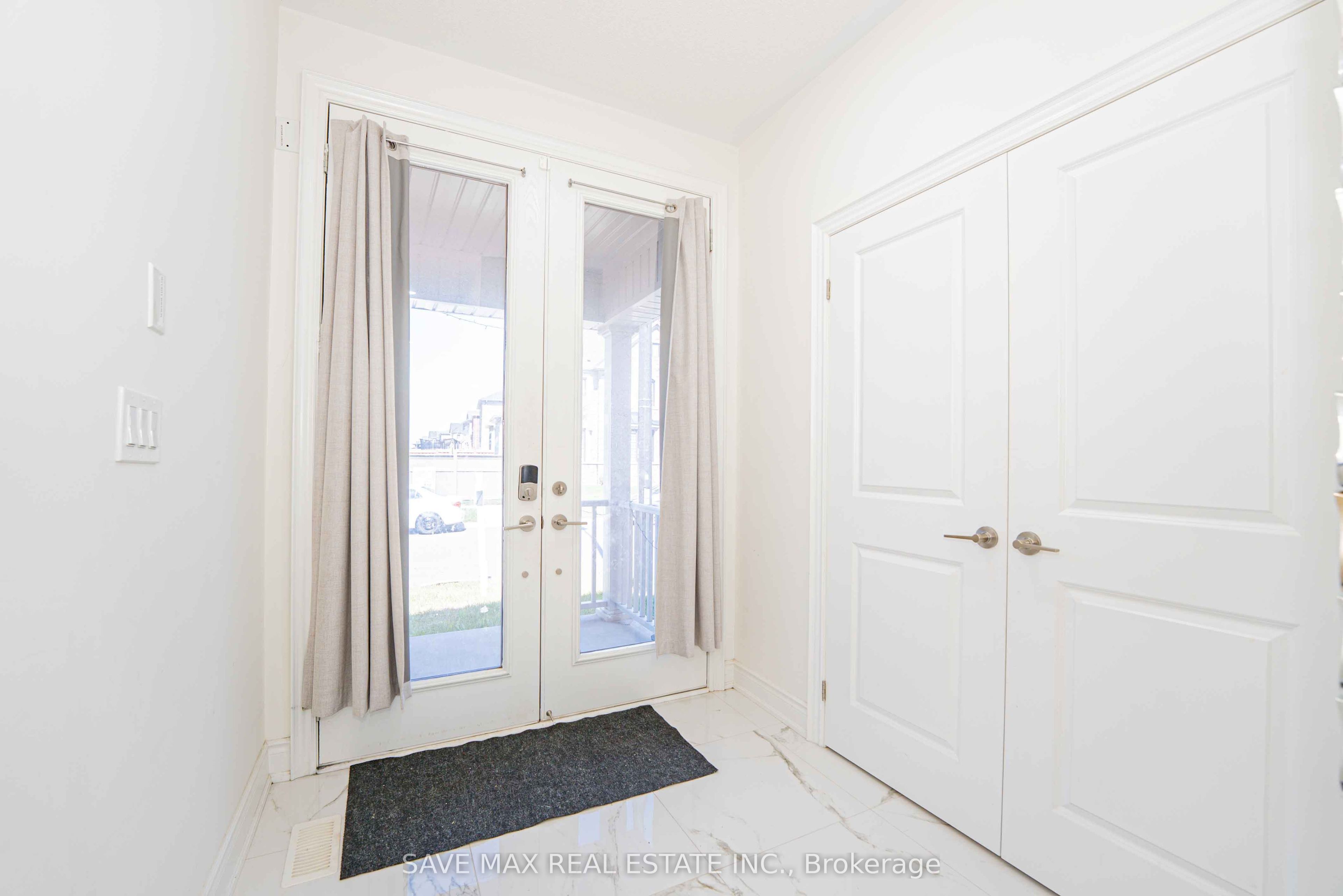 13 Ixworth Circle Property Photo 6