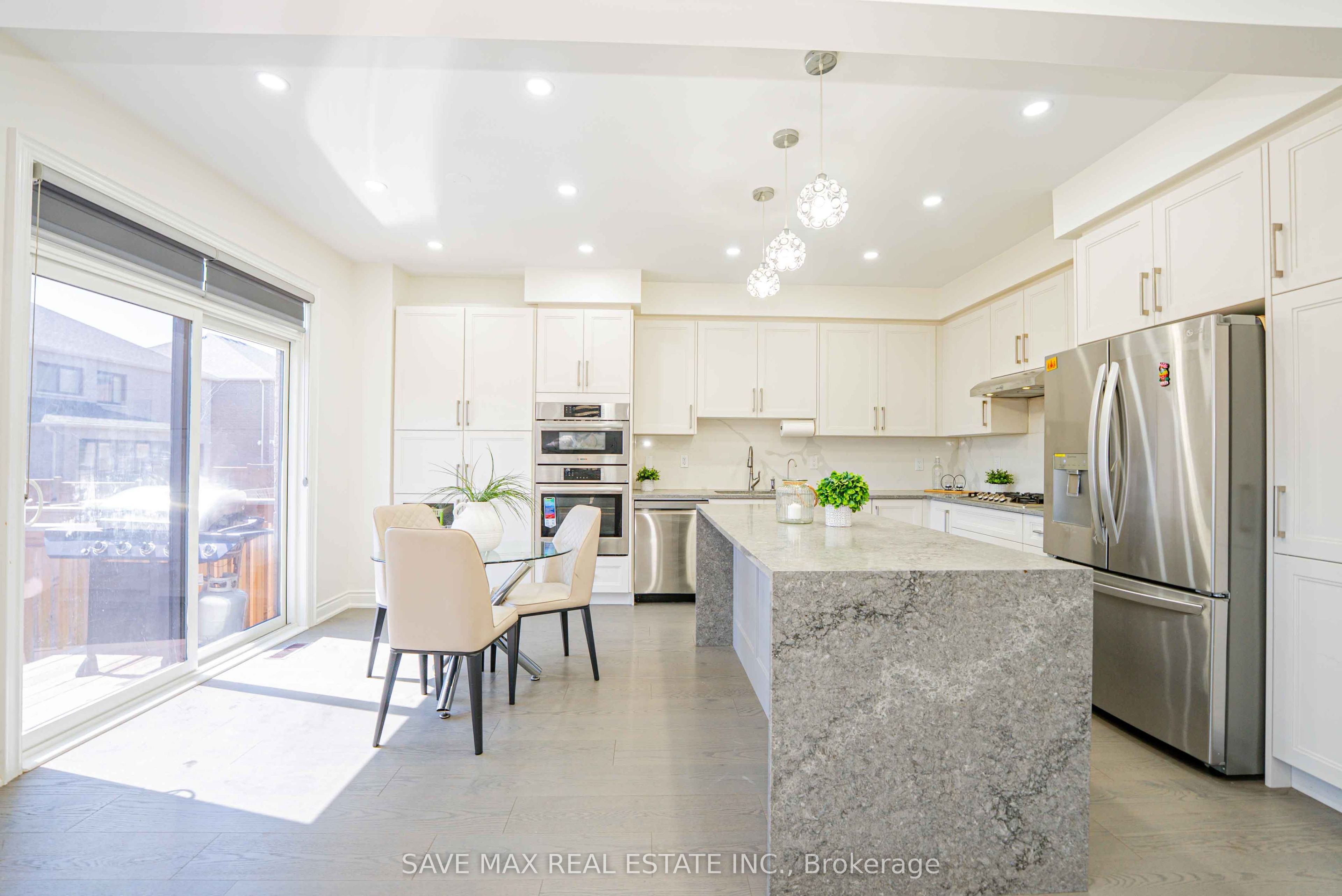 13 Ixworth Circle Property Photo 14