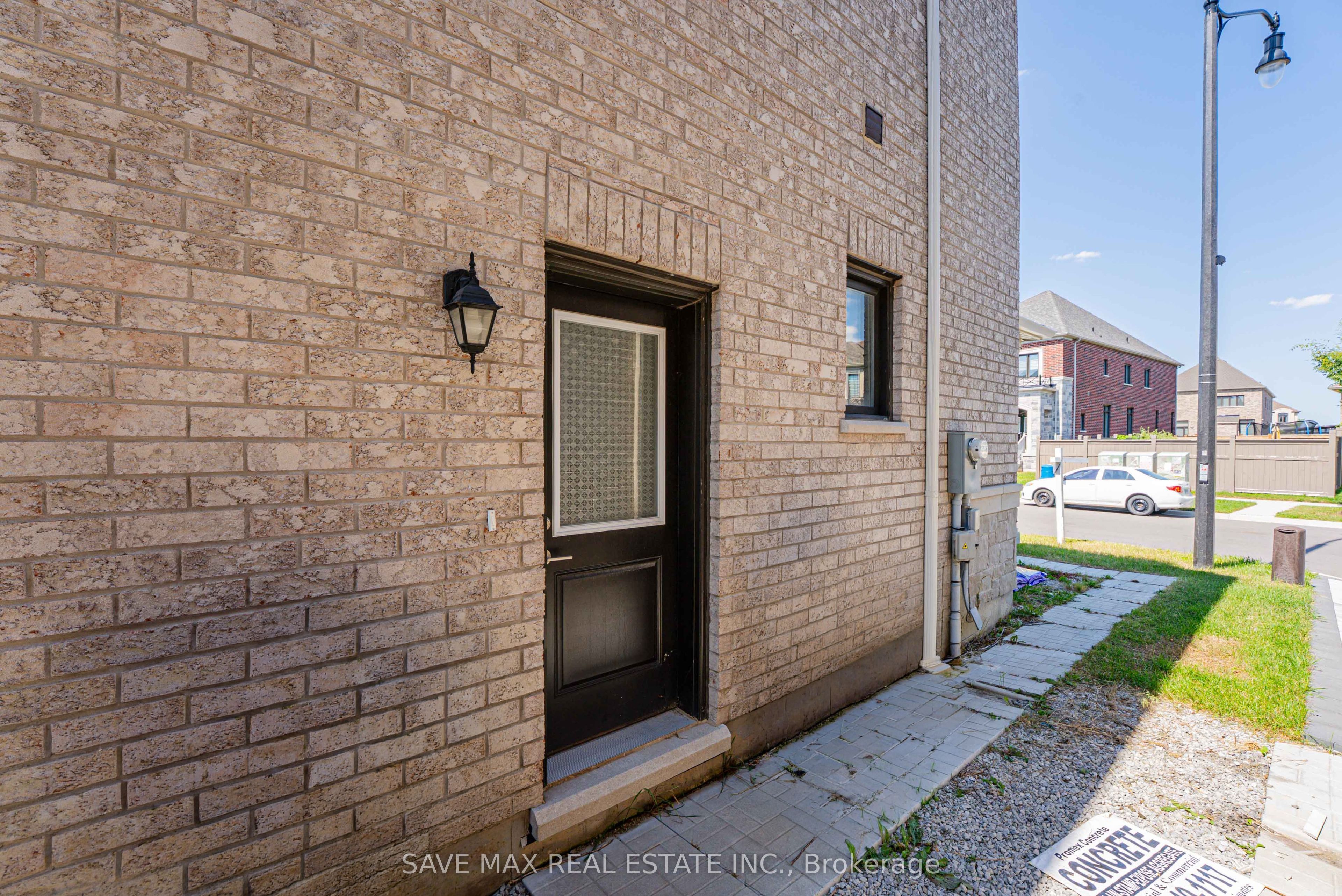 13 Ixworth Circle Property Photo 38