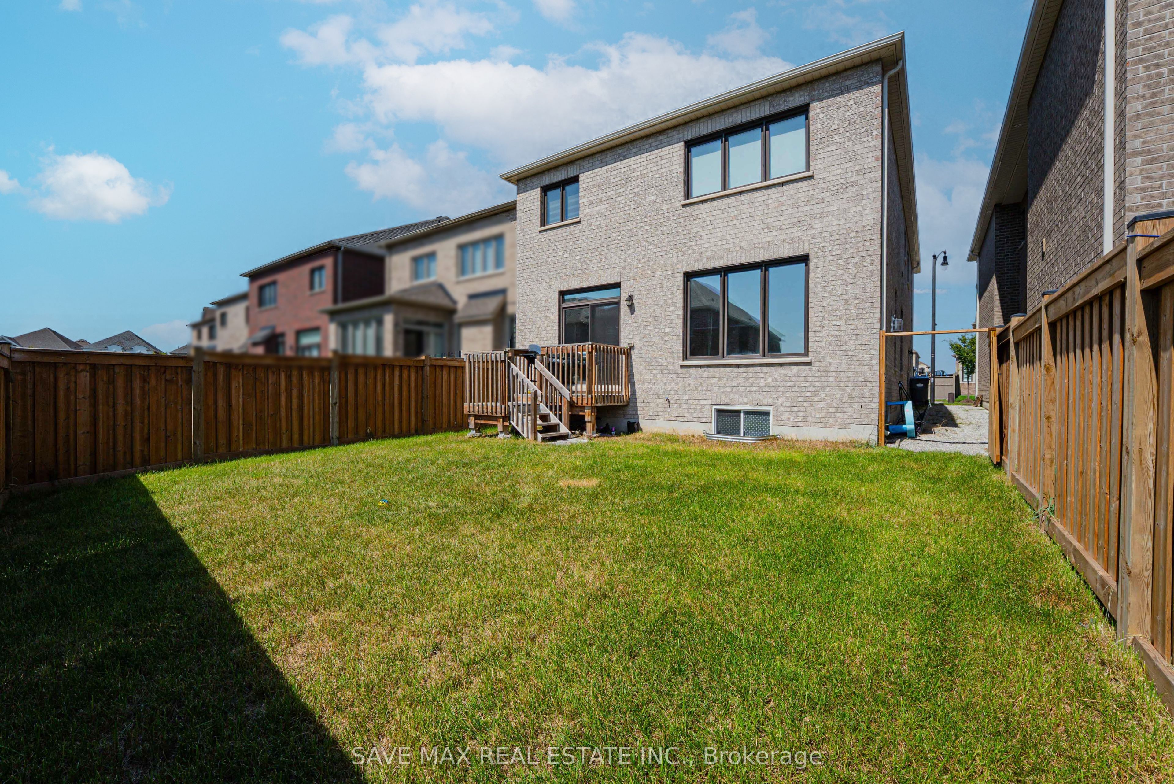 13 Ixworth Circle Property Photo 42