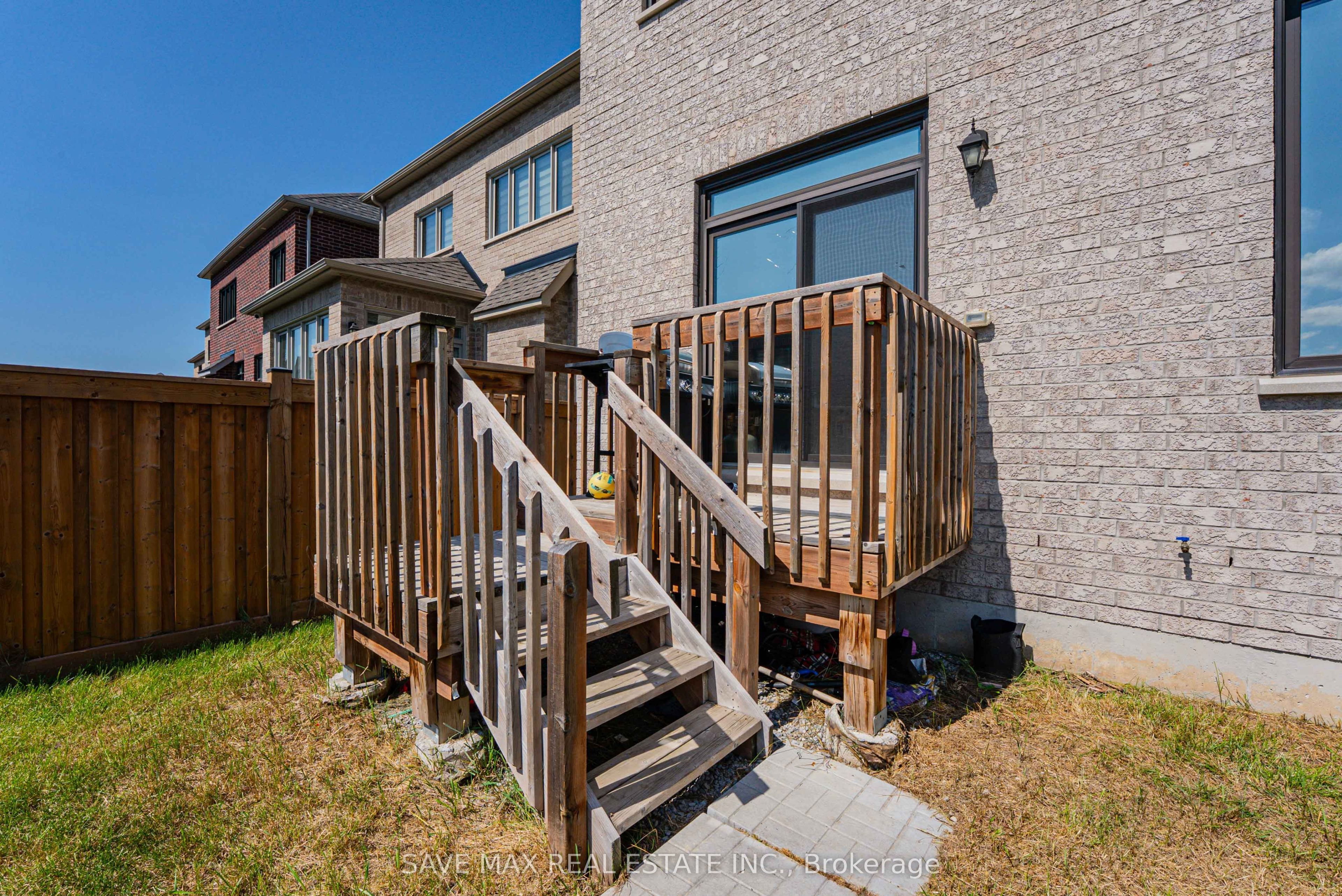 13 Ixworth Circle Property Photo 44