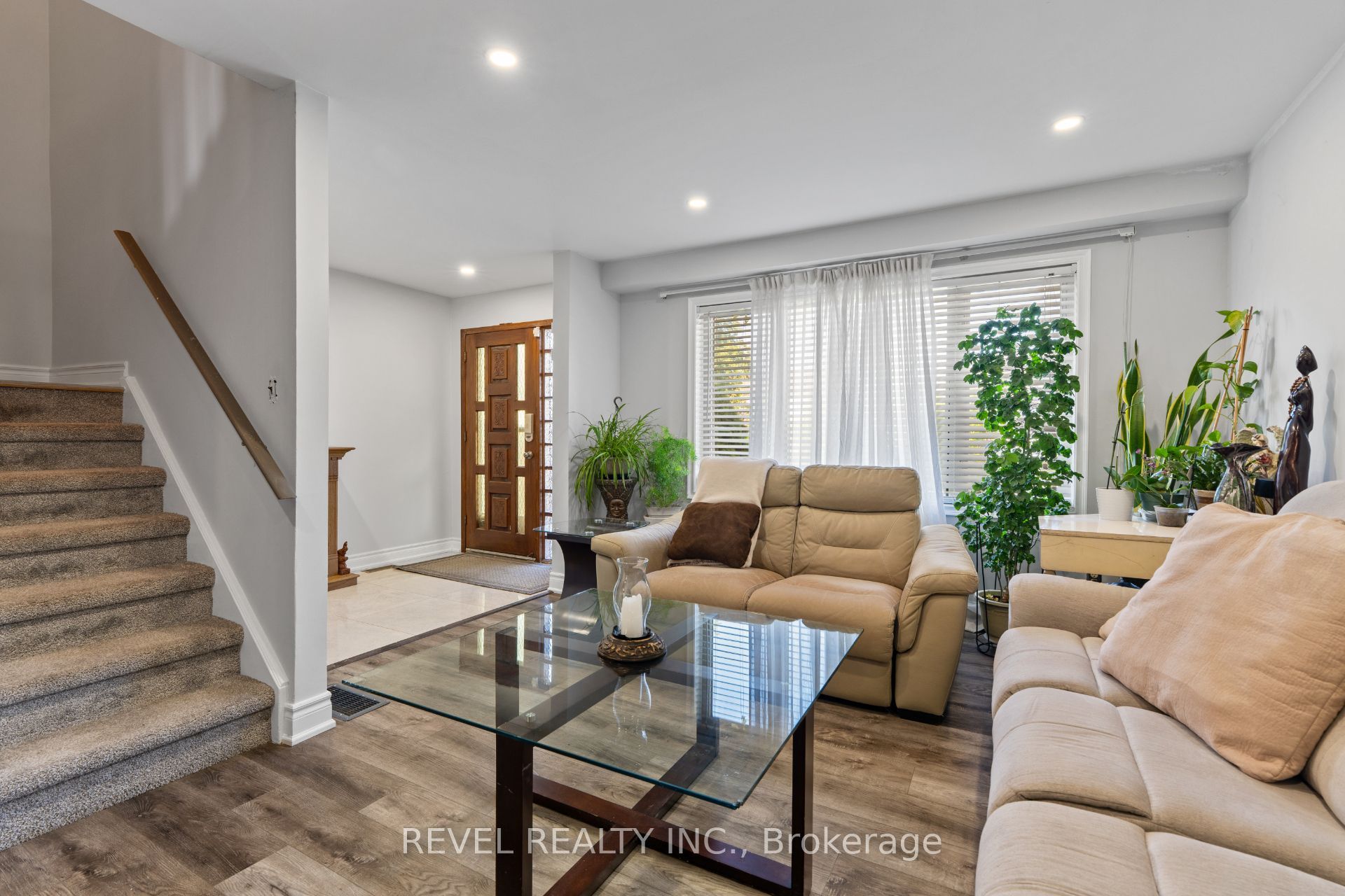 24 Bramhall Circle Property Photo 3