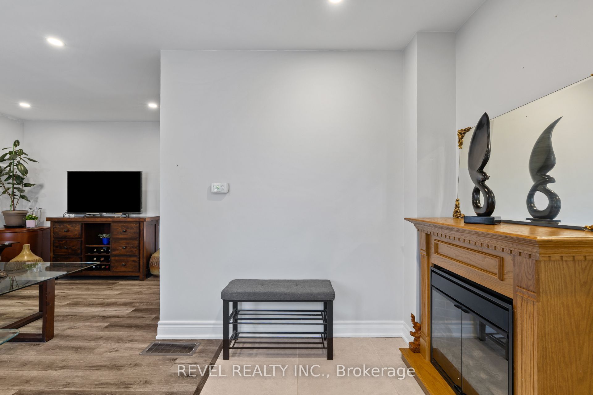 24 Bramhall Circle Property Photo 4