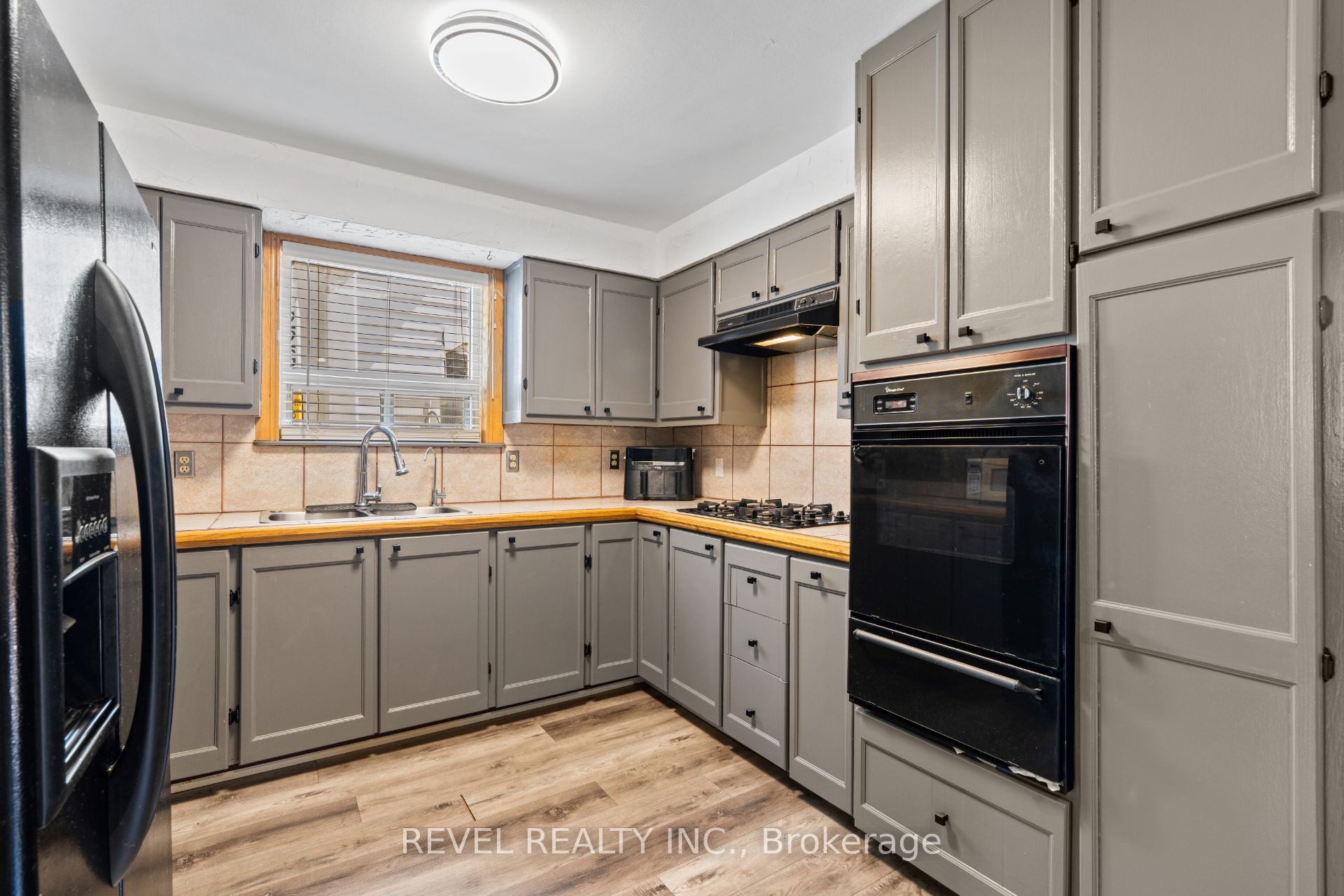 24 Bramhall Circle Property Photo 9
