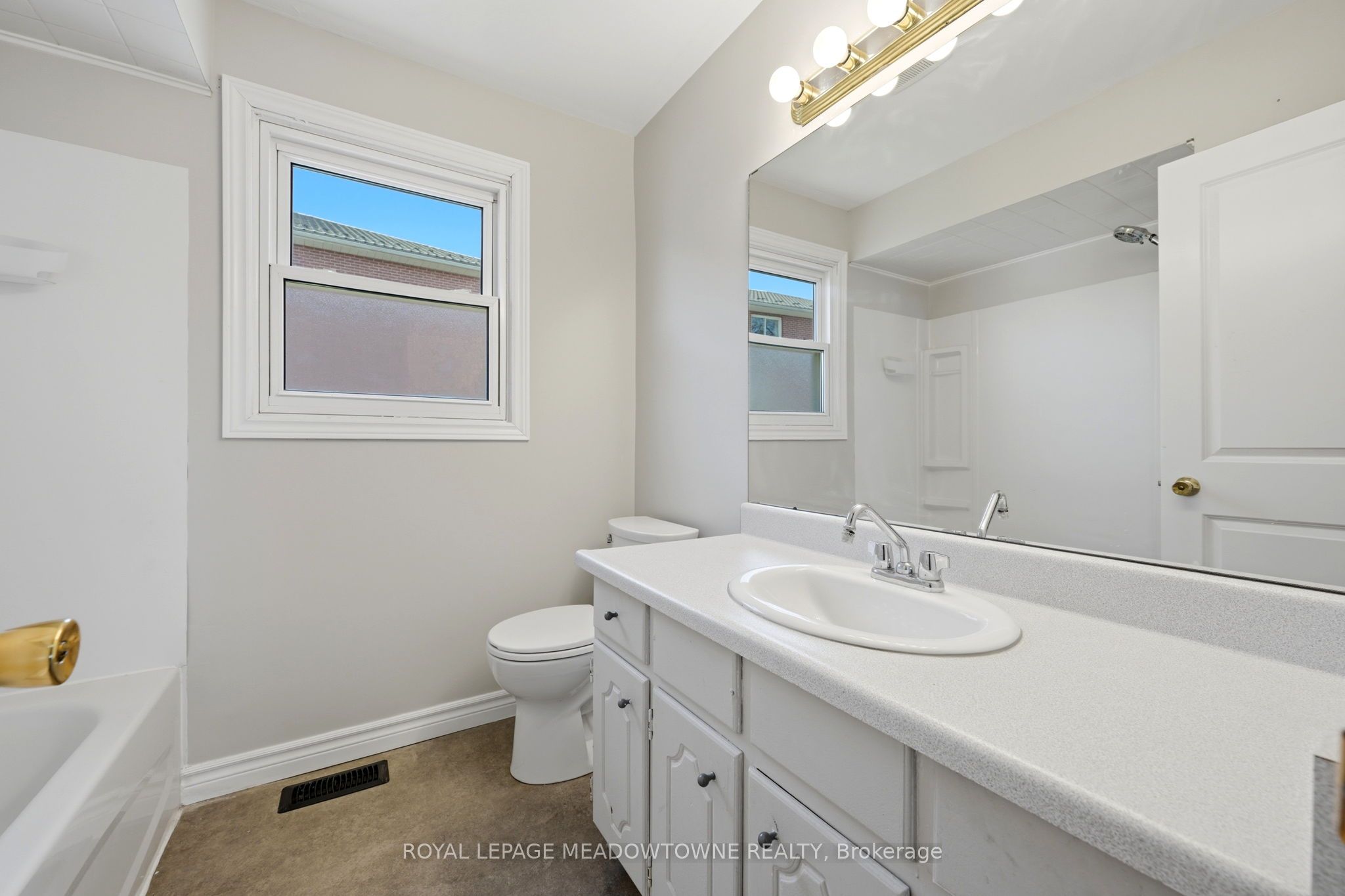 82 Maple Avenue Property Photo 16