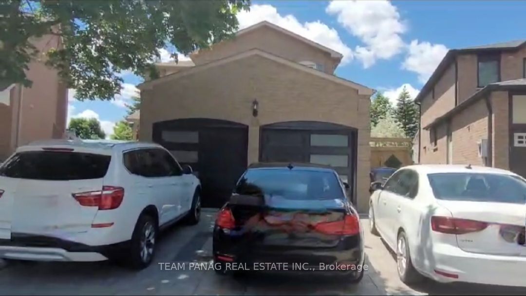 12 Jeremy Place #Upper Property Photo 1