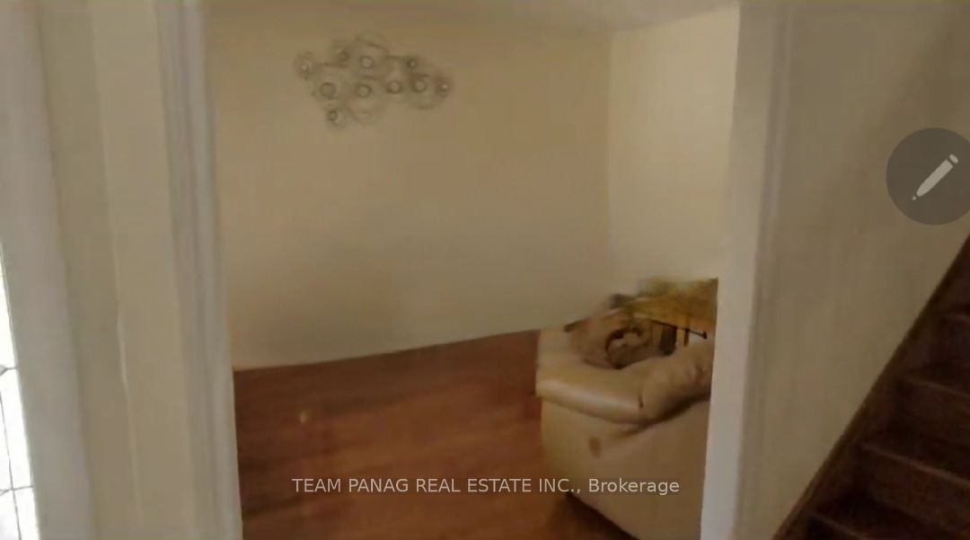 12 Jeremy Place #upper Property Photo 12
