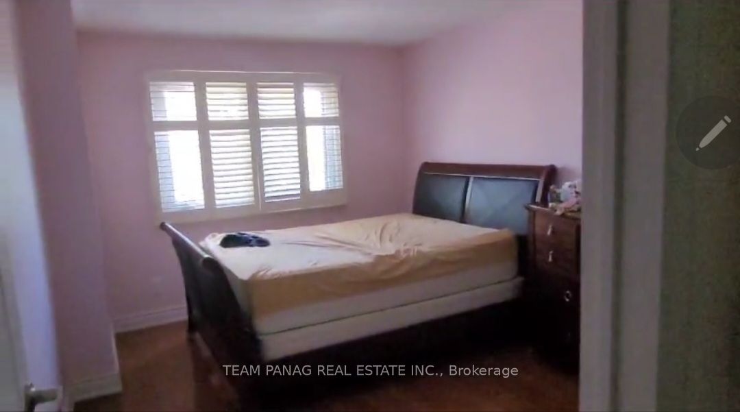 12 Jeremy Place #upper Property Photo 13