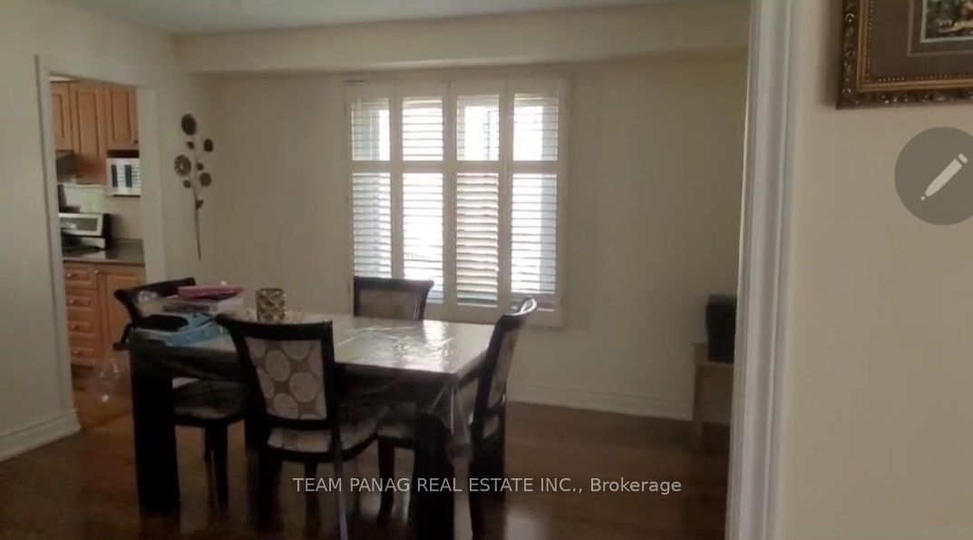 12 Jeremy Place #upper Property Photo 15