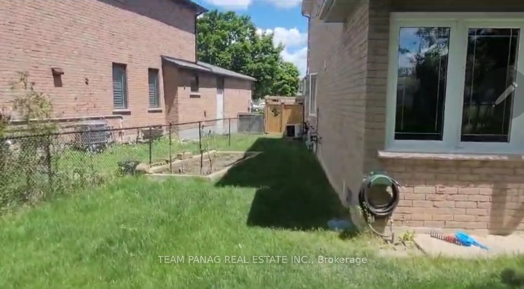 12 Jeremy Place #upper Property Photo 16