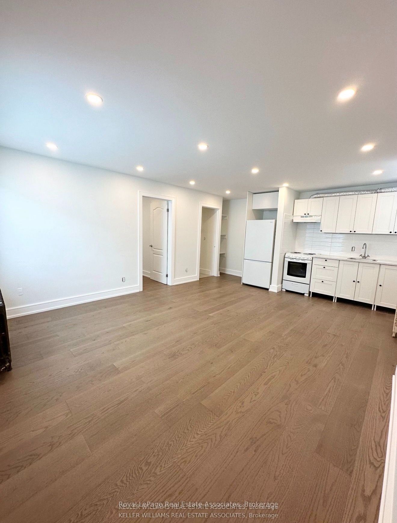 237 Lakeshore Road E 4 Property Photo 1