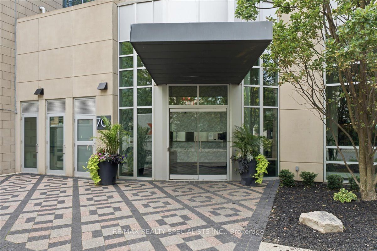 70 Absolute Avenue 1503 Property Photo 2