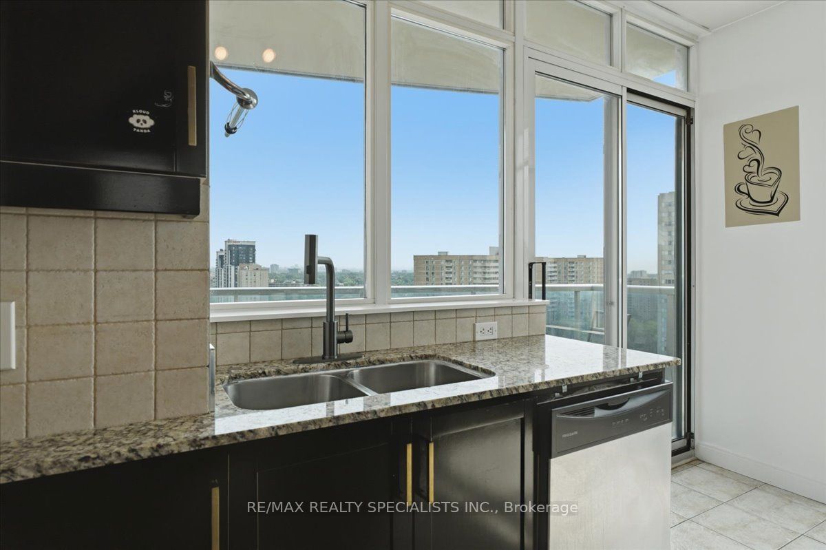 70 Absolute Avenue 1503 Property Photo 15