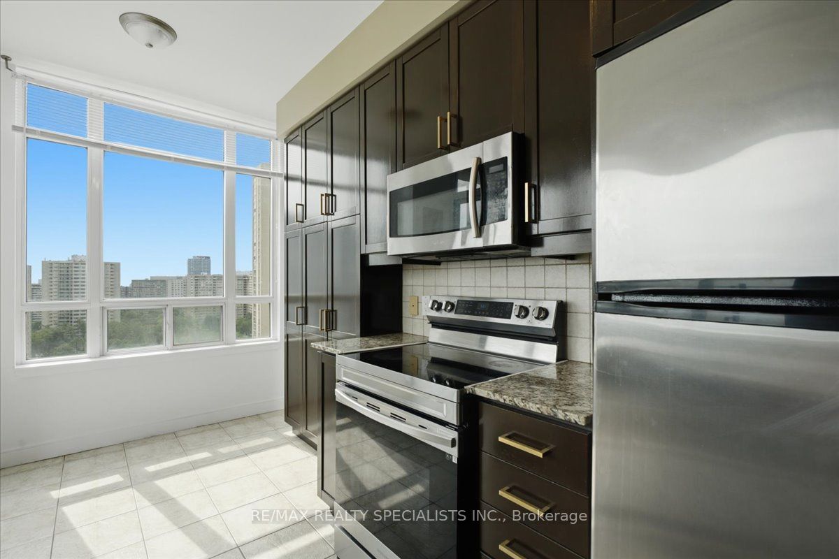 70 Absolute Avenue 1503 Property Photo 16