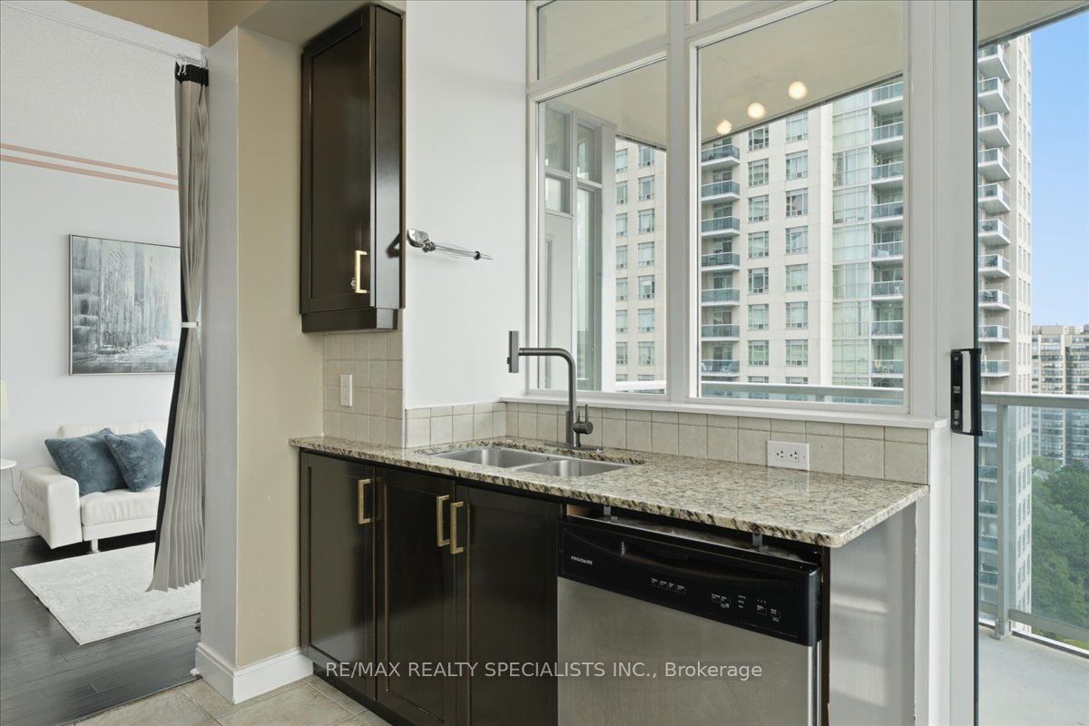 70 Absolute Avenue 1503 Property Photo 19