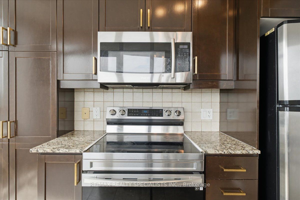 70 Absolute Avenue 1503 Property Photo 20