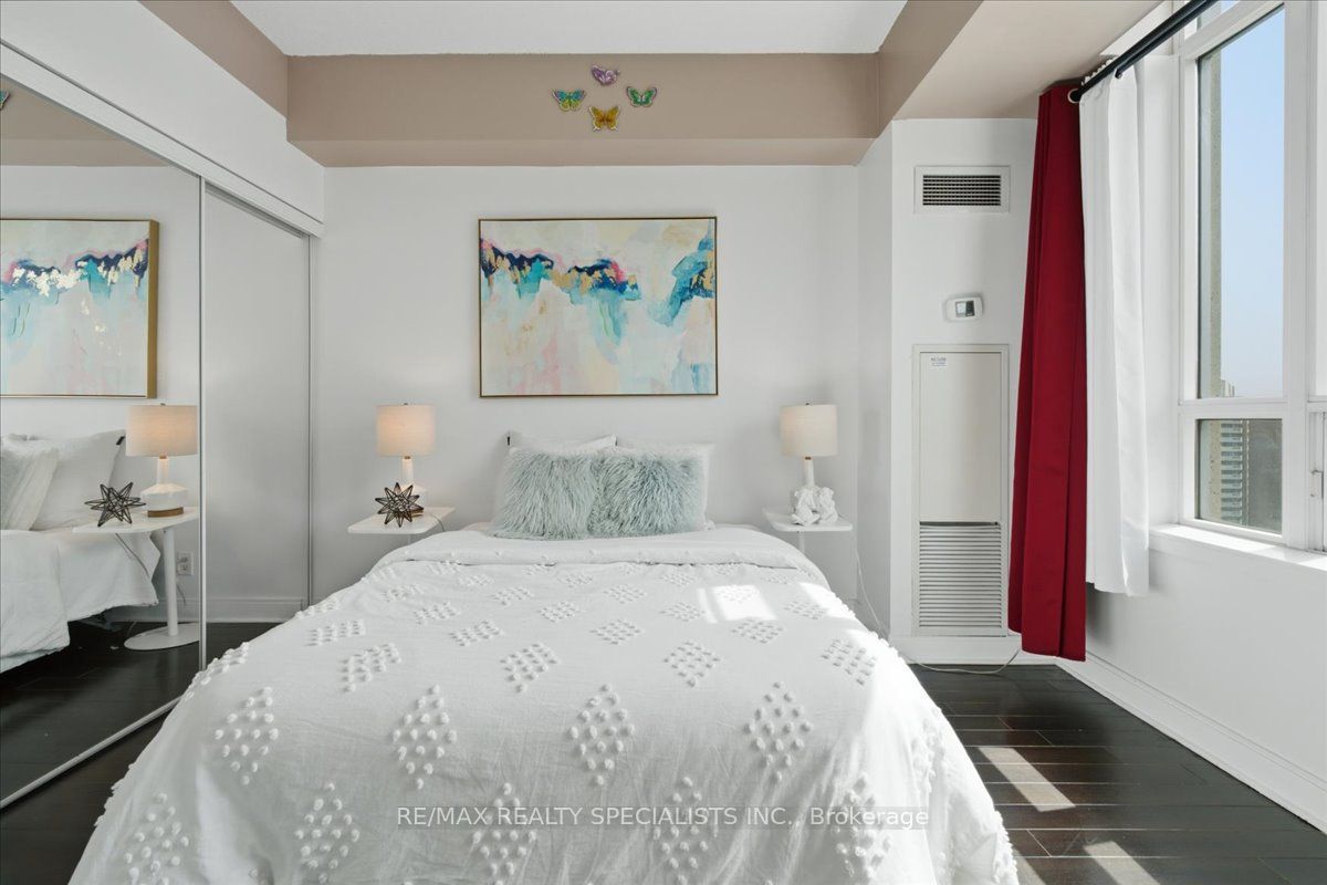 70 Absolute Avenue 1503 Property Photo 22