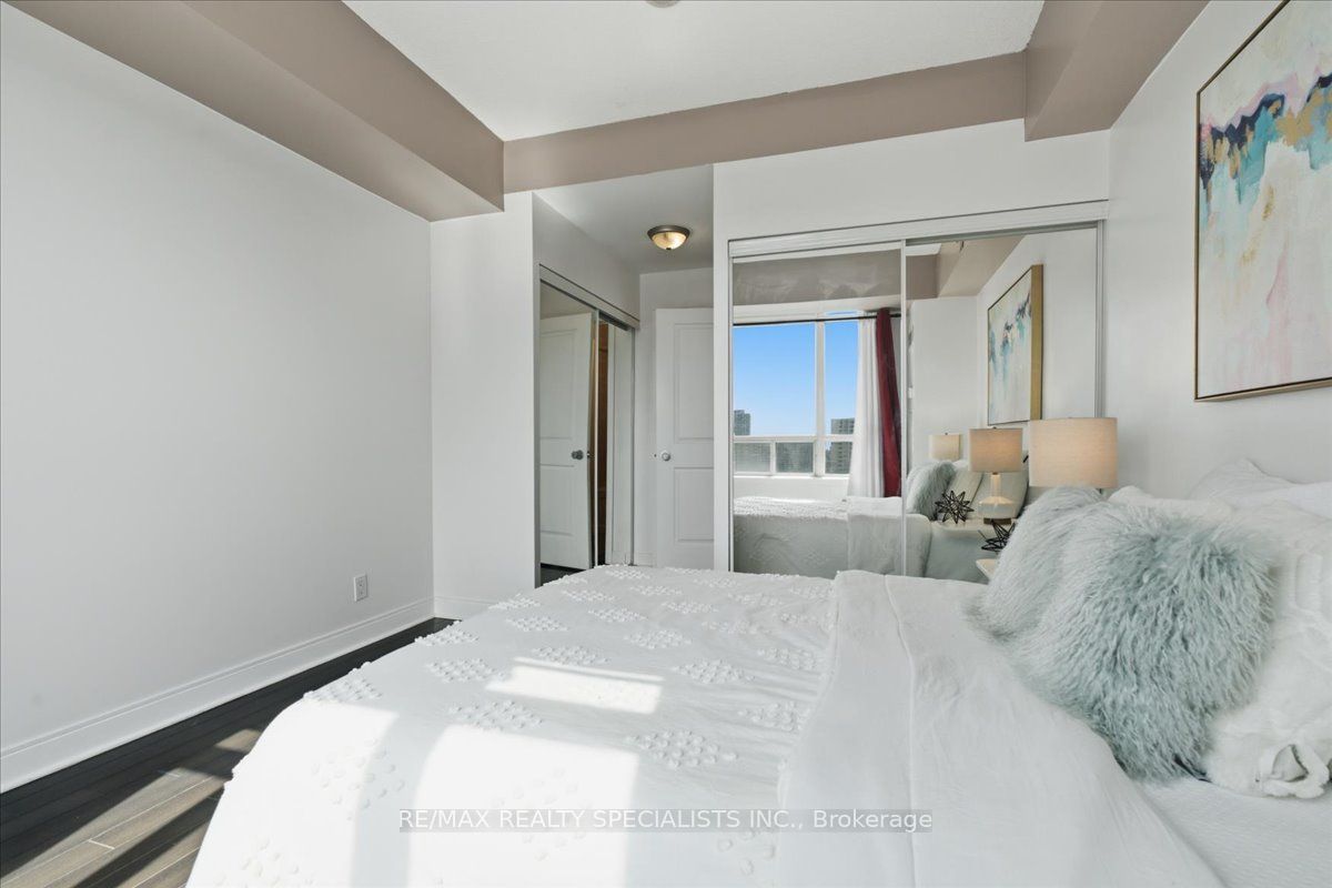 70 Absolute Avenue 1503 Property Photo 24