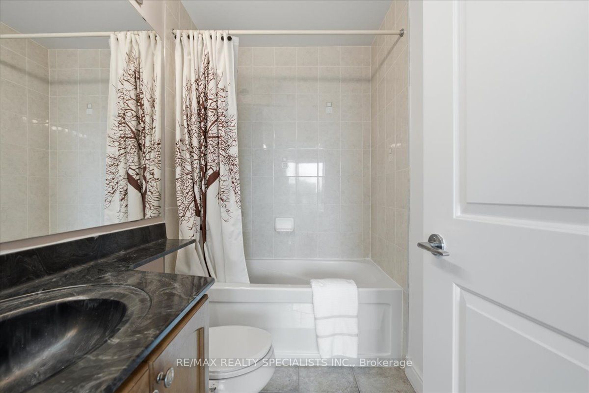70 Absolute Avenue 1503 Property Photo 26