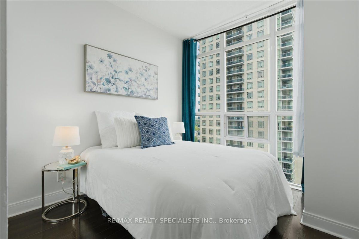 70 Absolute Avenue 1503 Property Photo 28