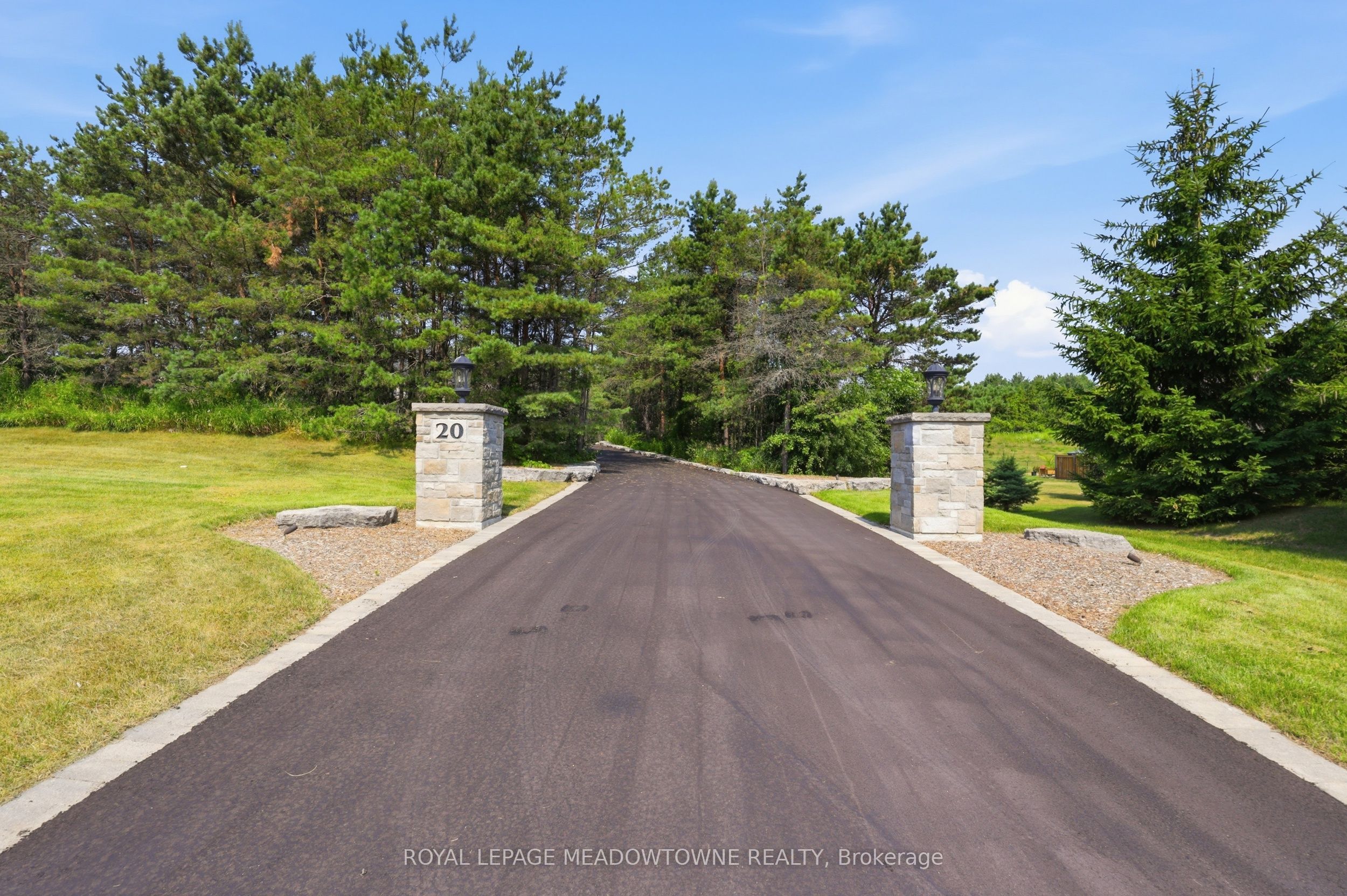 20 Buckstown Trail Property Photo 4