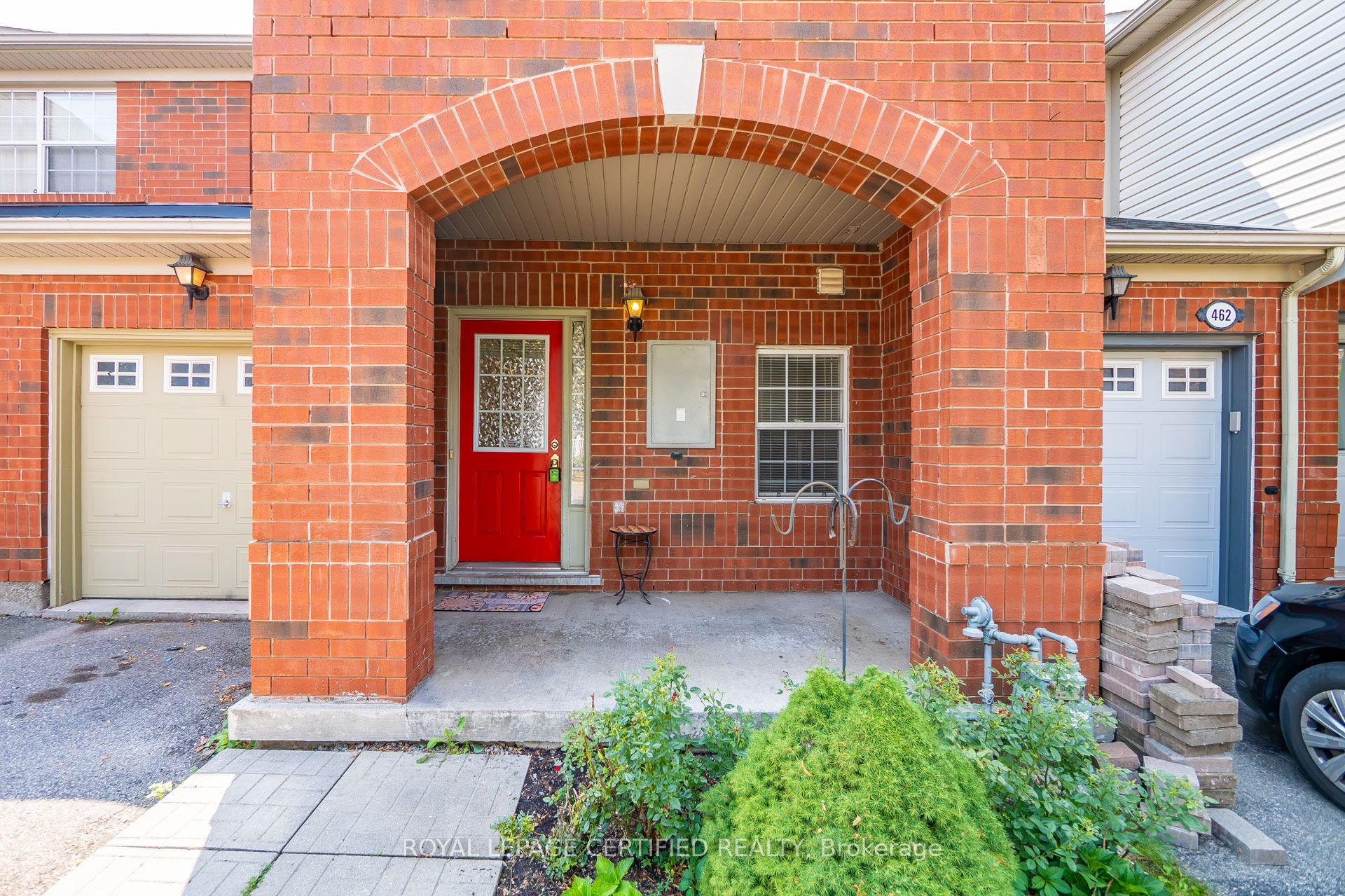 464 Collis Court Property Photo 2