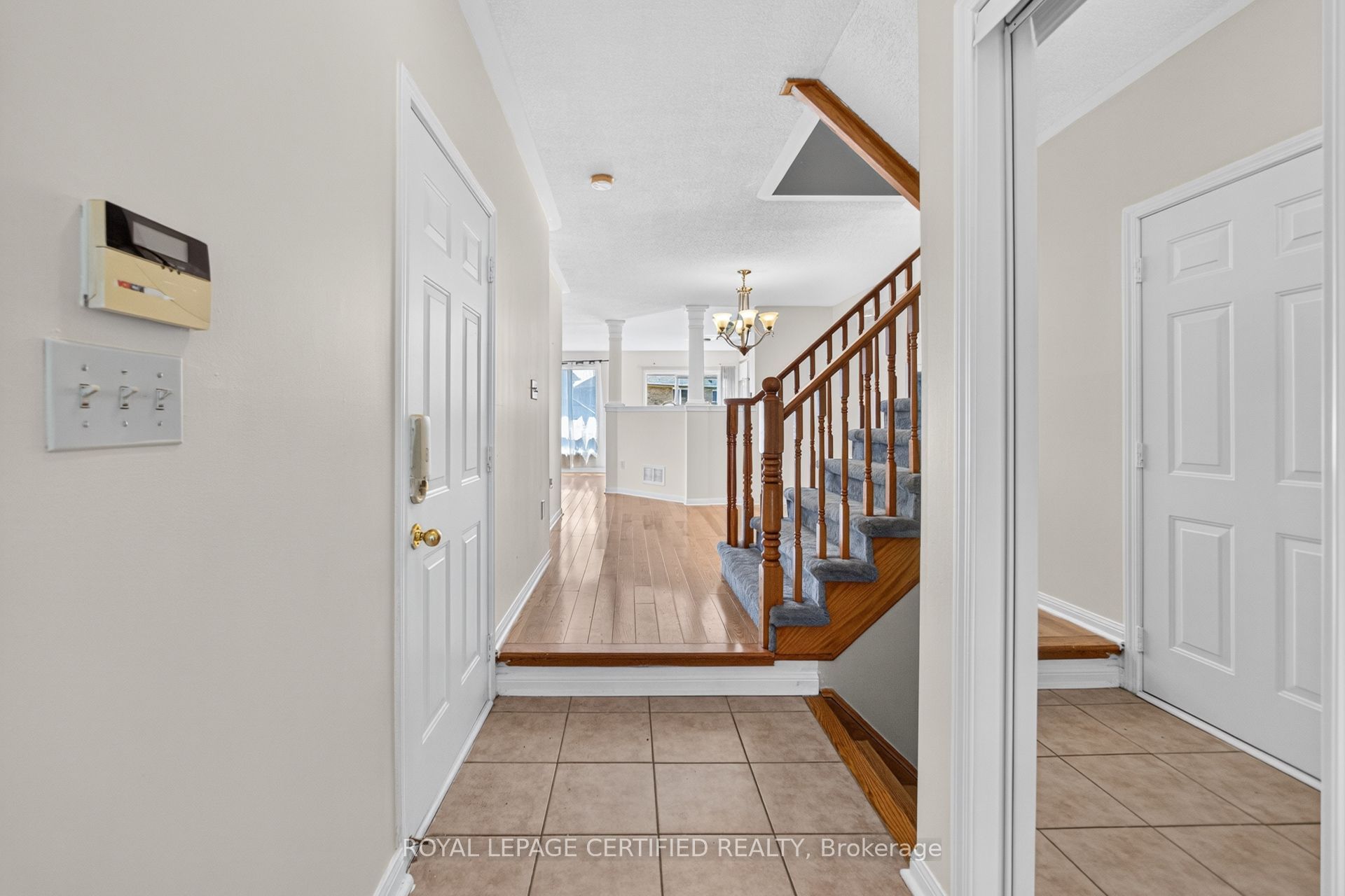 464 Collis Court Property Photo 4